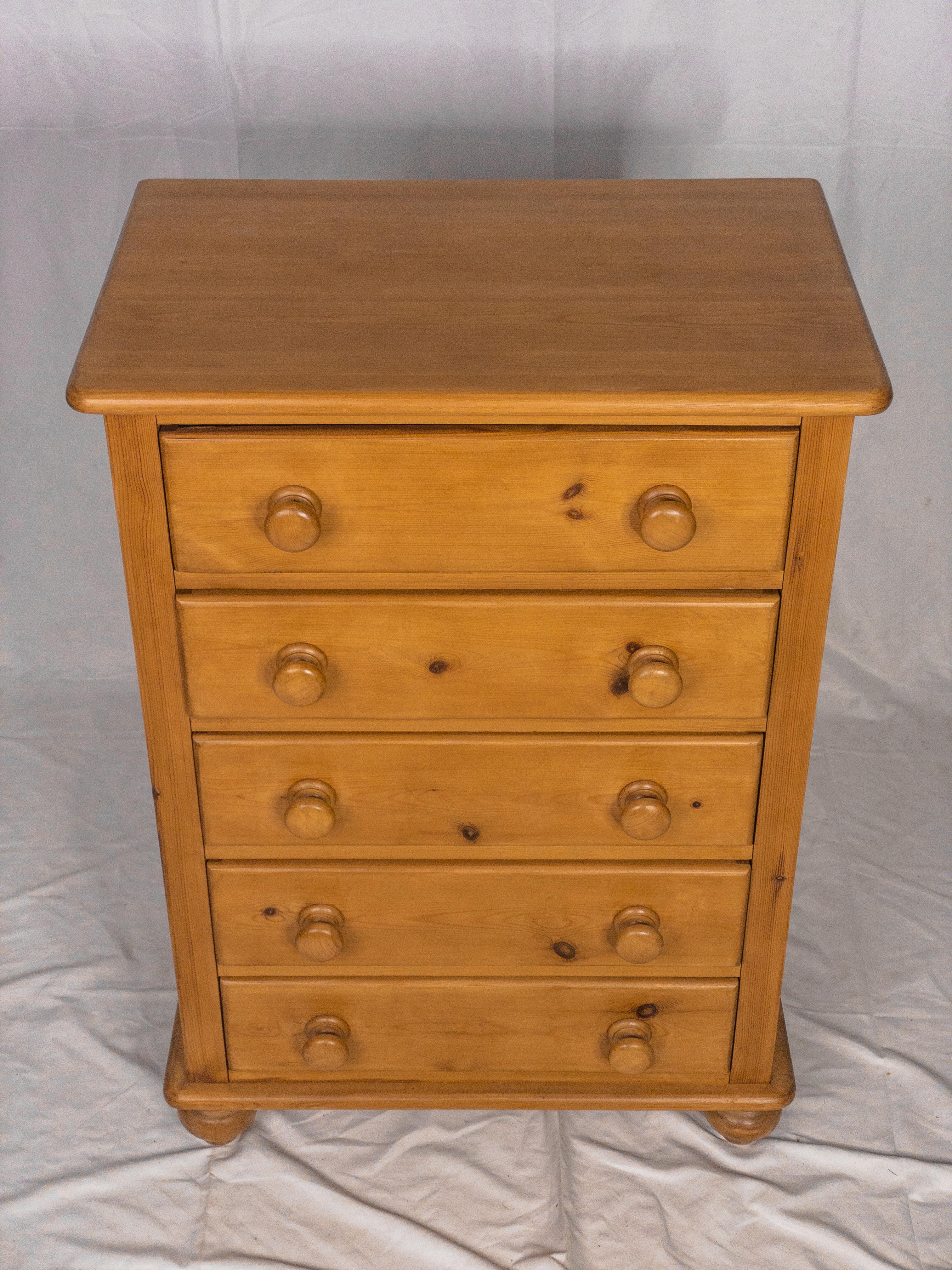 Rustic 19th Century English Pine Chest of Drawers For Sale