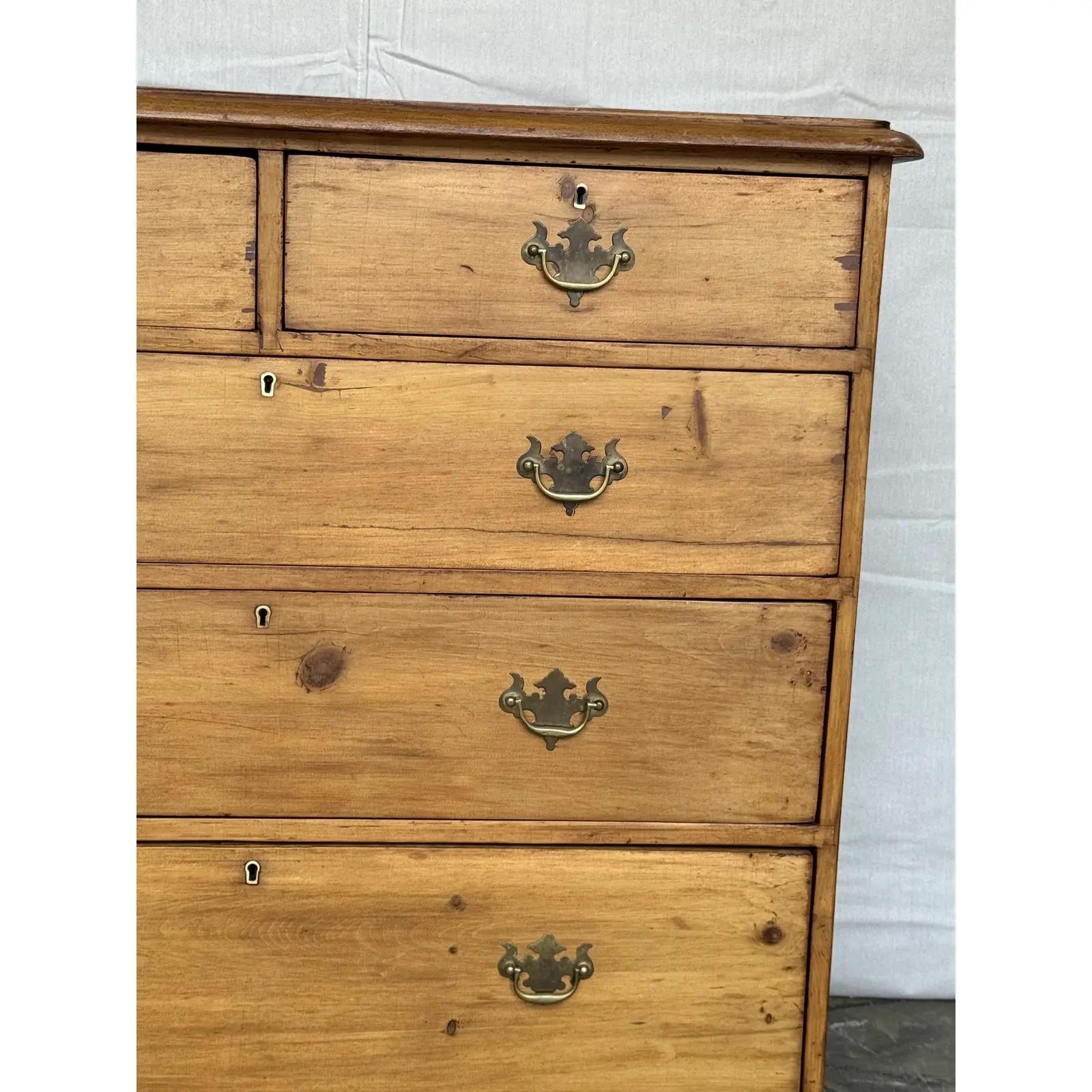 French 19th Century English Pine Chest of Drawers For Sale