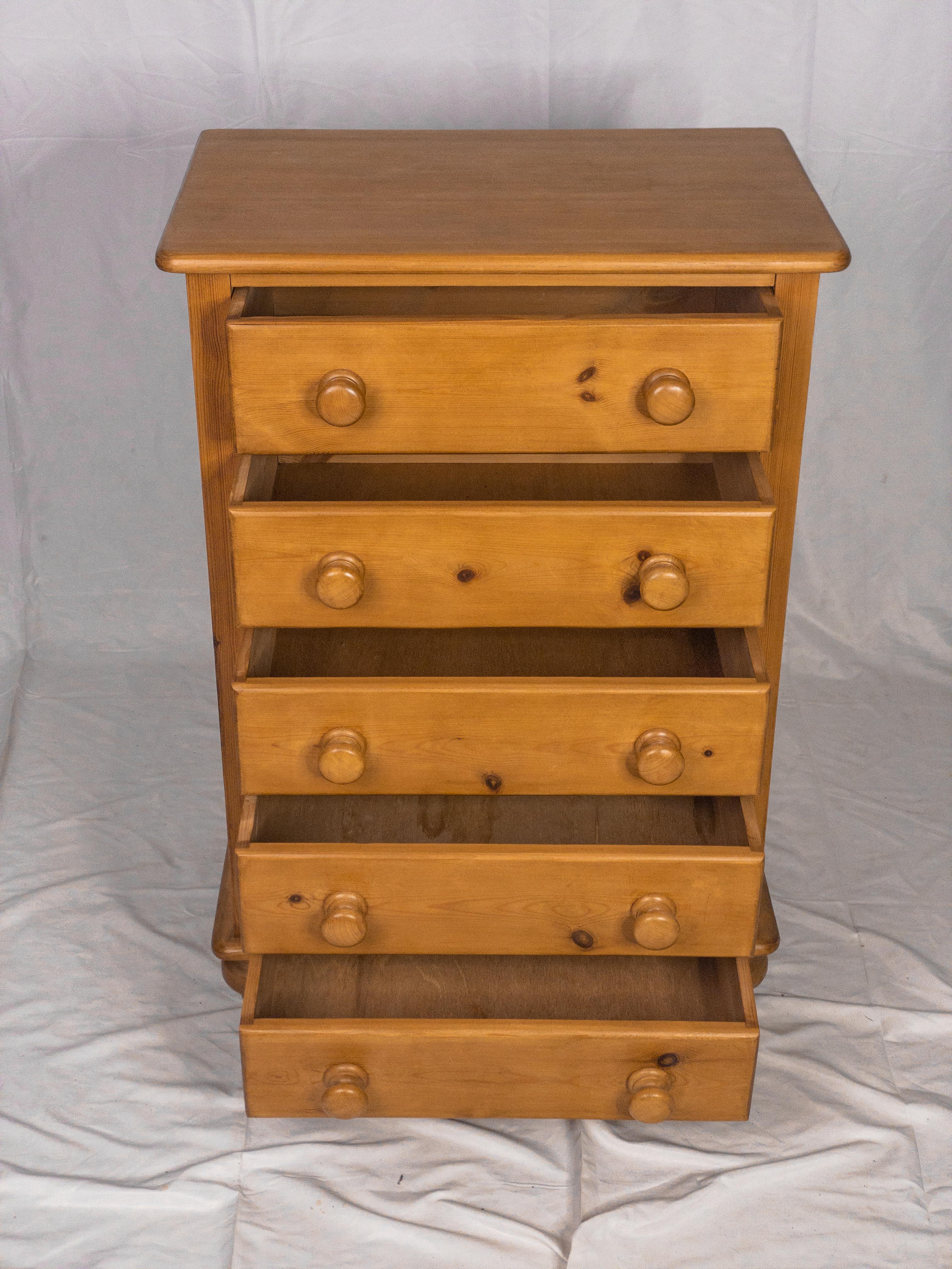 19th Century English Pine Chest of Drawers In Good Condition For Sale In Houston, TX