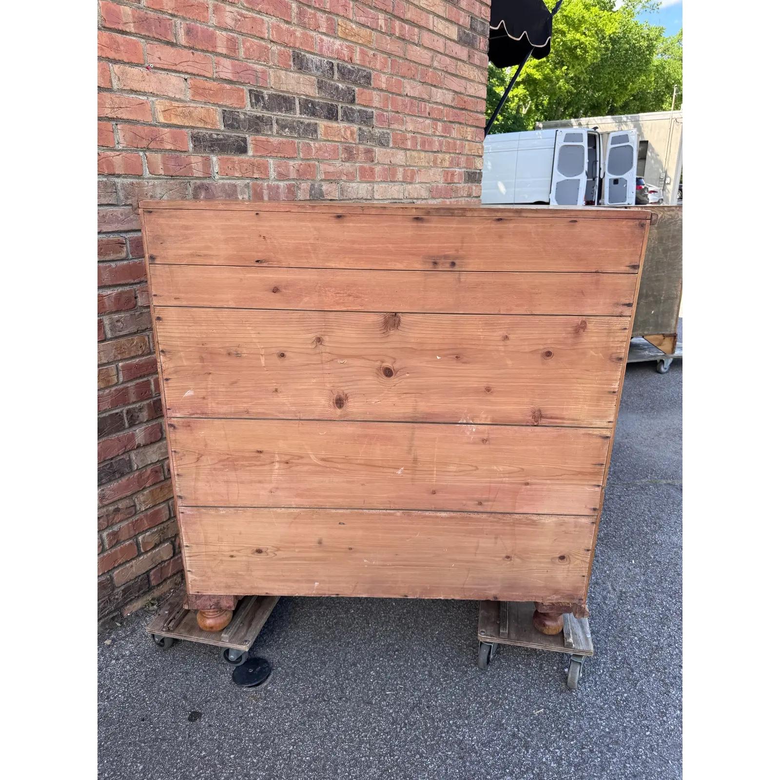 Late 19th Century 19th Century English Pine Chest of Drawers For Sale