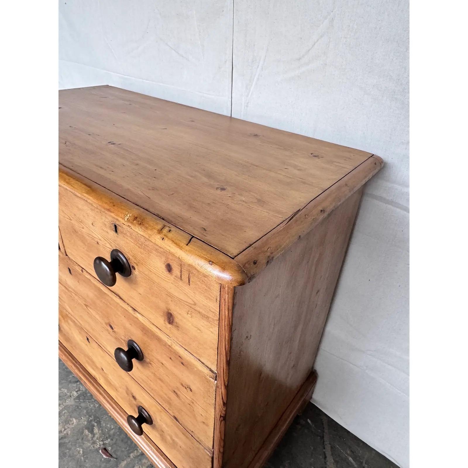 Mid-19th Century 19th Century English Pine Chest of Drawers For Sale