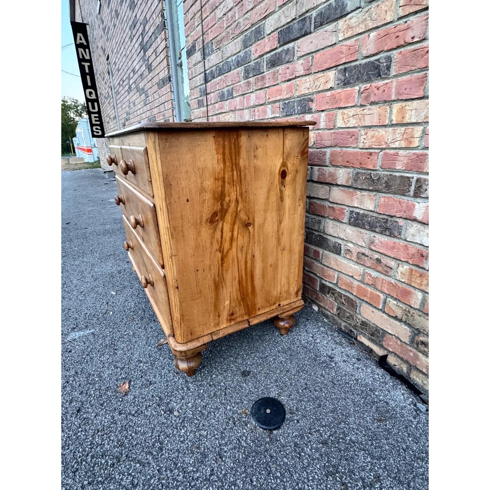 19th Century English Pine Chest of Drawers For Sale 1