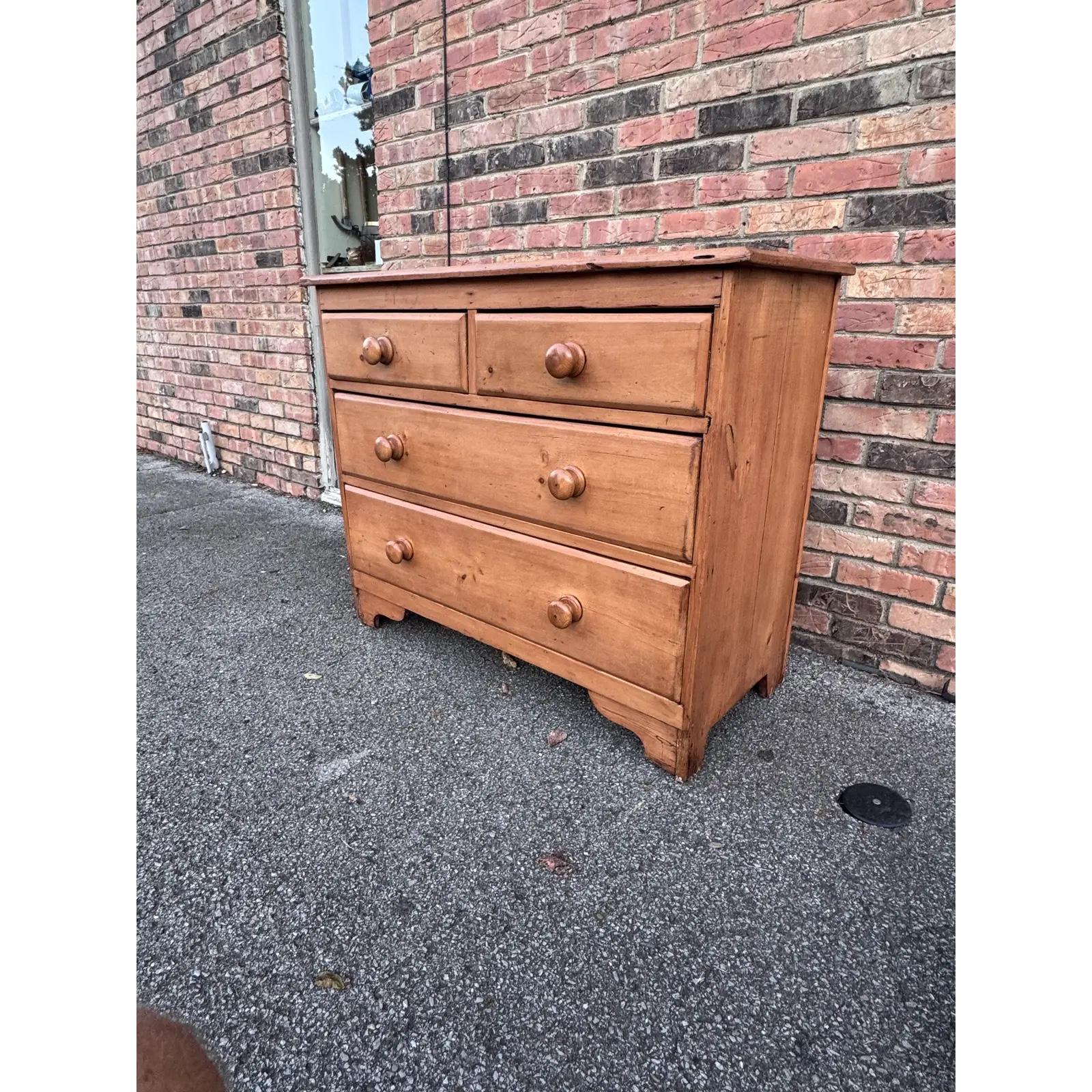 19th Century English Pine Chest of Drawers In condizioni buone in vendita a Nashville, TN