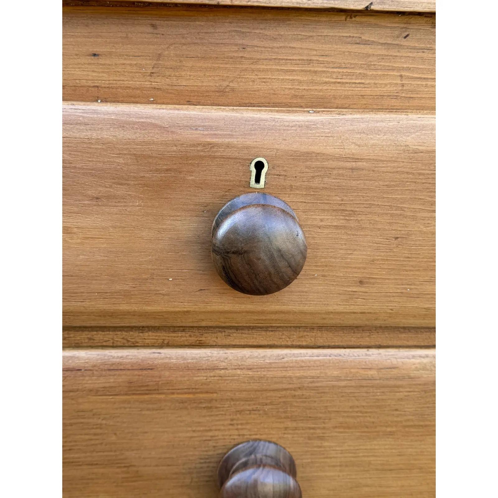 19th Century English Pine Chest of Drawers In Good Condition For Sale In Nashville, TN