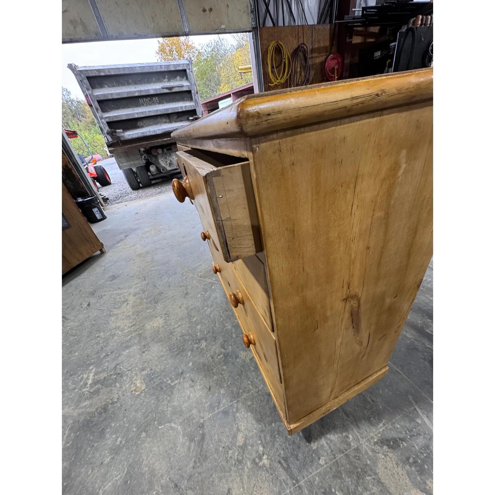 Englische Kiefernholzkommode aus dem 19. (19. Jahrhundert) im Angebot