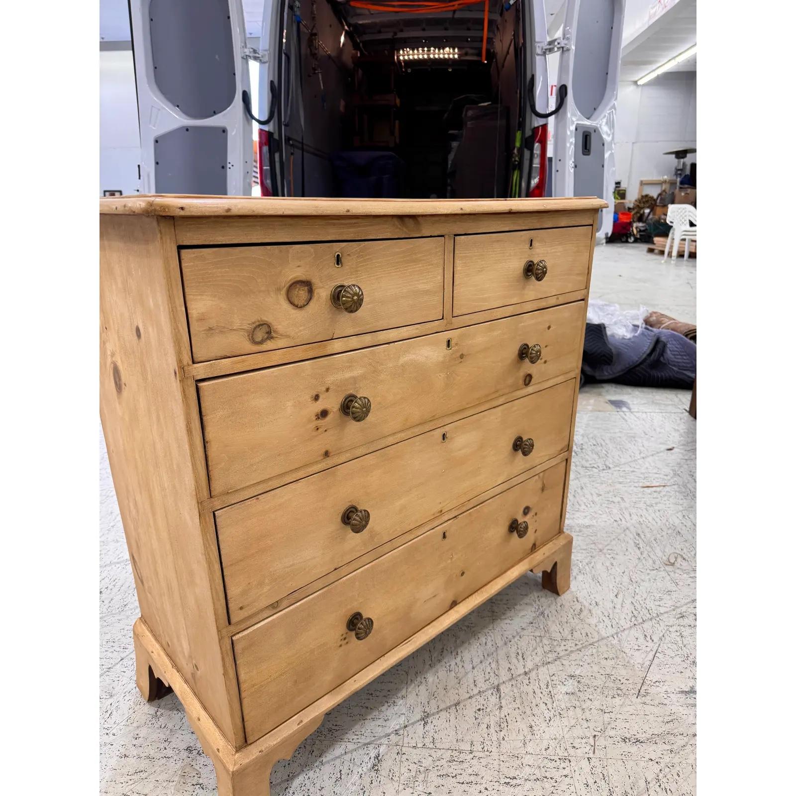 Inglese Cassettiera in pino inglese del XIX secolo in vendita