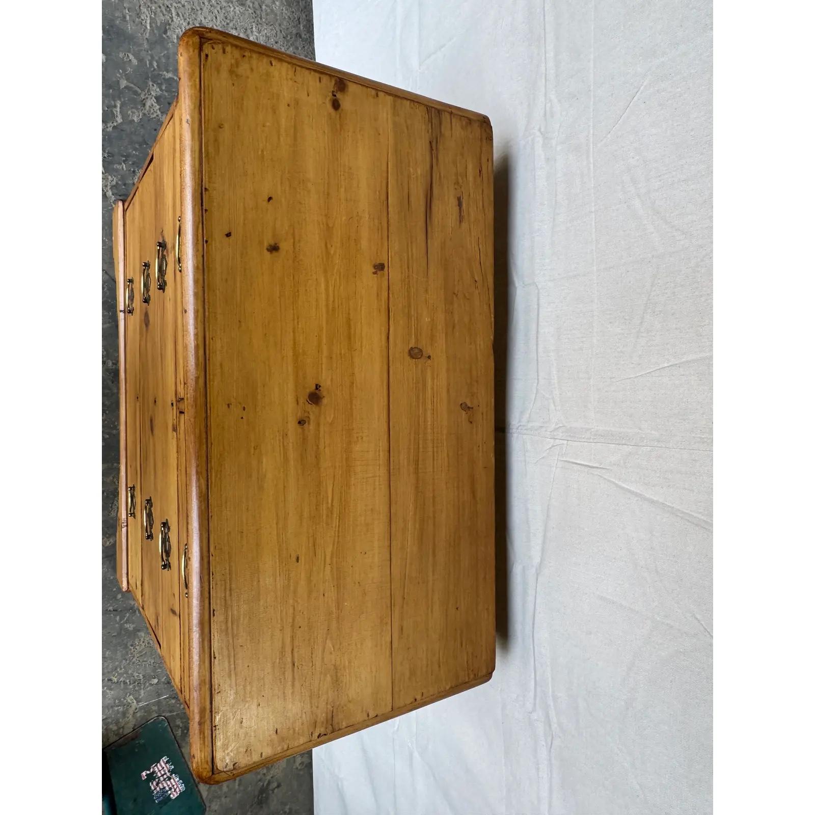 Late 19th Century 19th Century English Pine Chest of Drawers For Sale