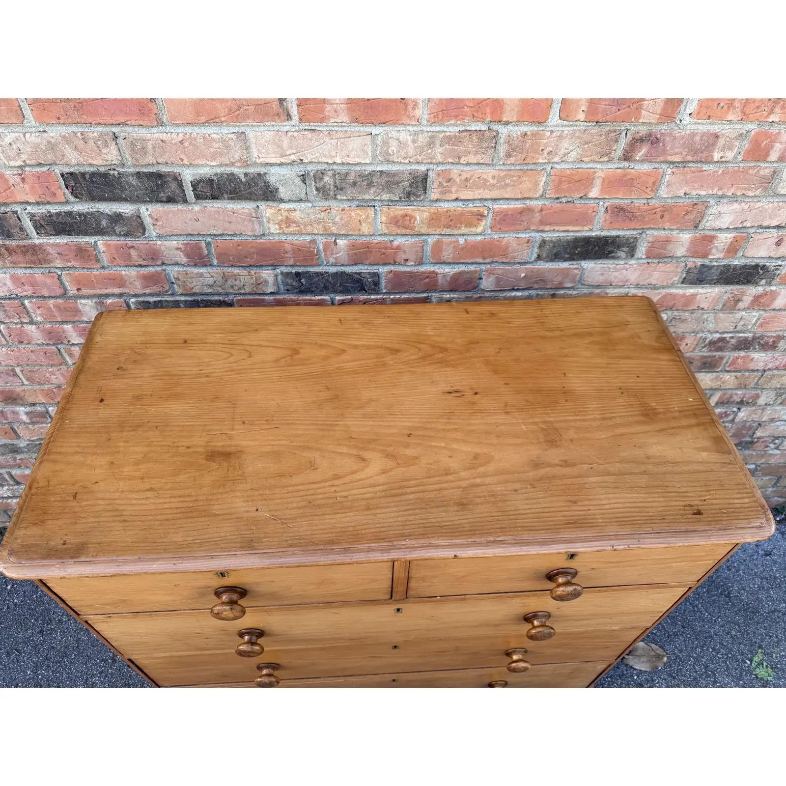 Wood 19th Century English Pine Chest of Drawers For Sale