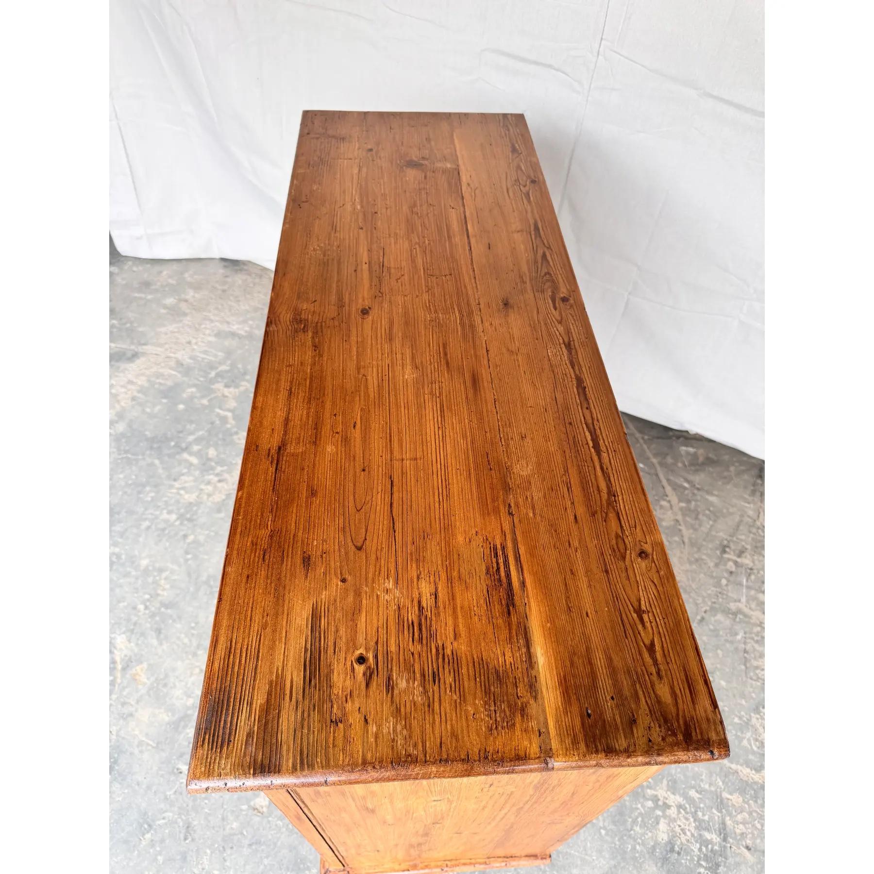 19th Century English Pine Chest of Drawers For Sale 1