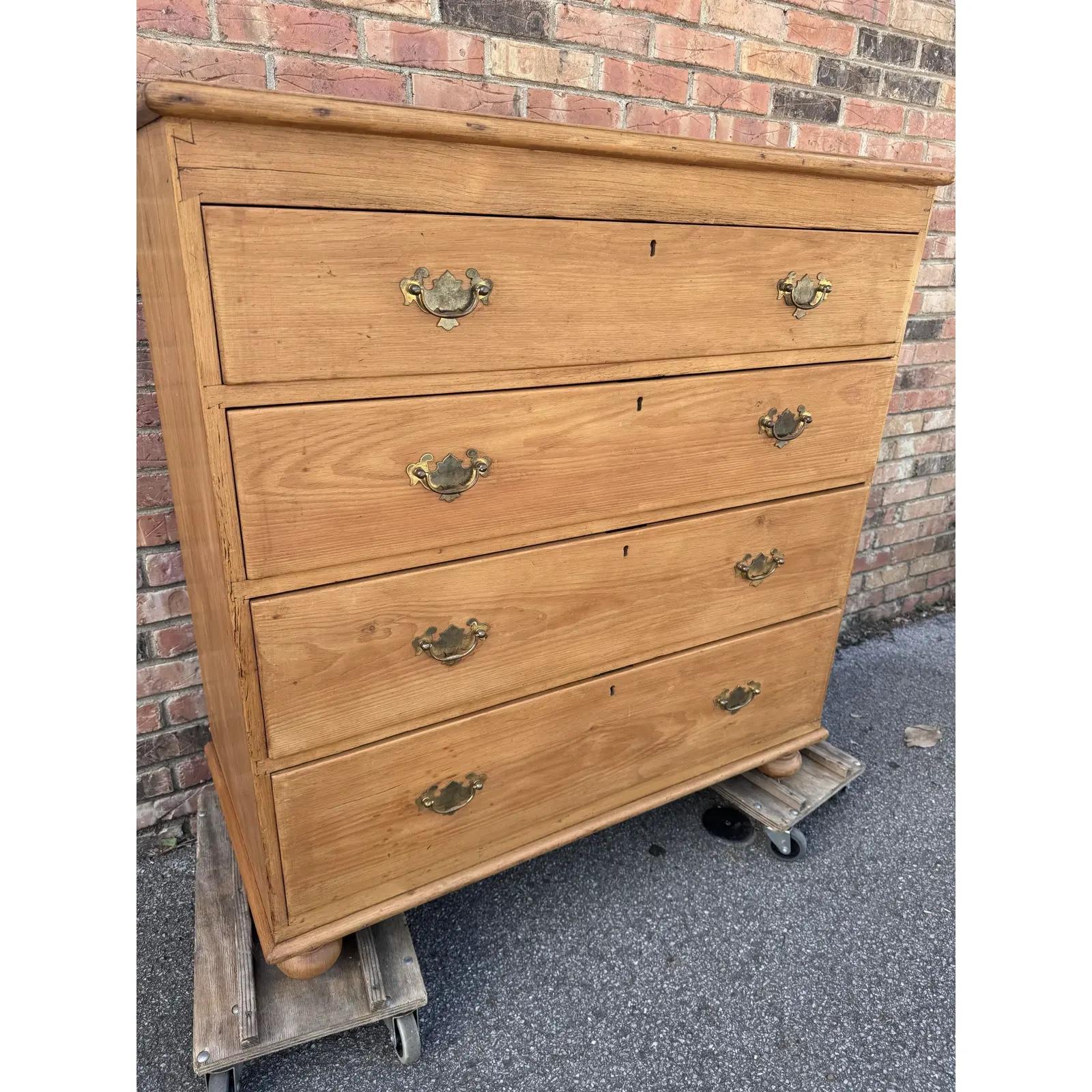 19th Century English Pine Chest of Drawers For Sale 1