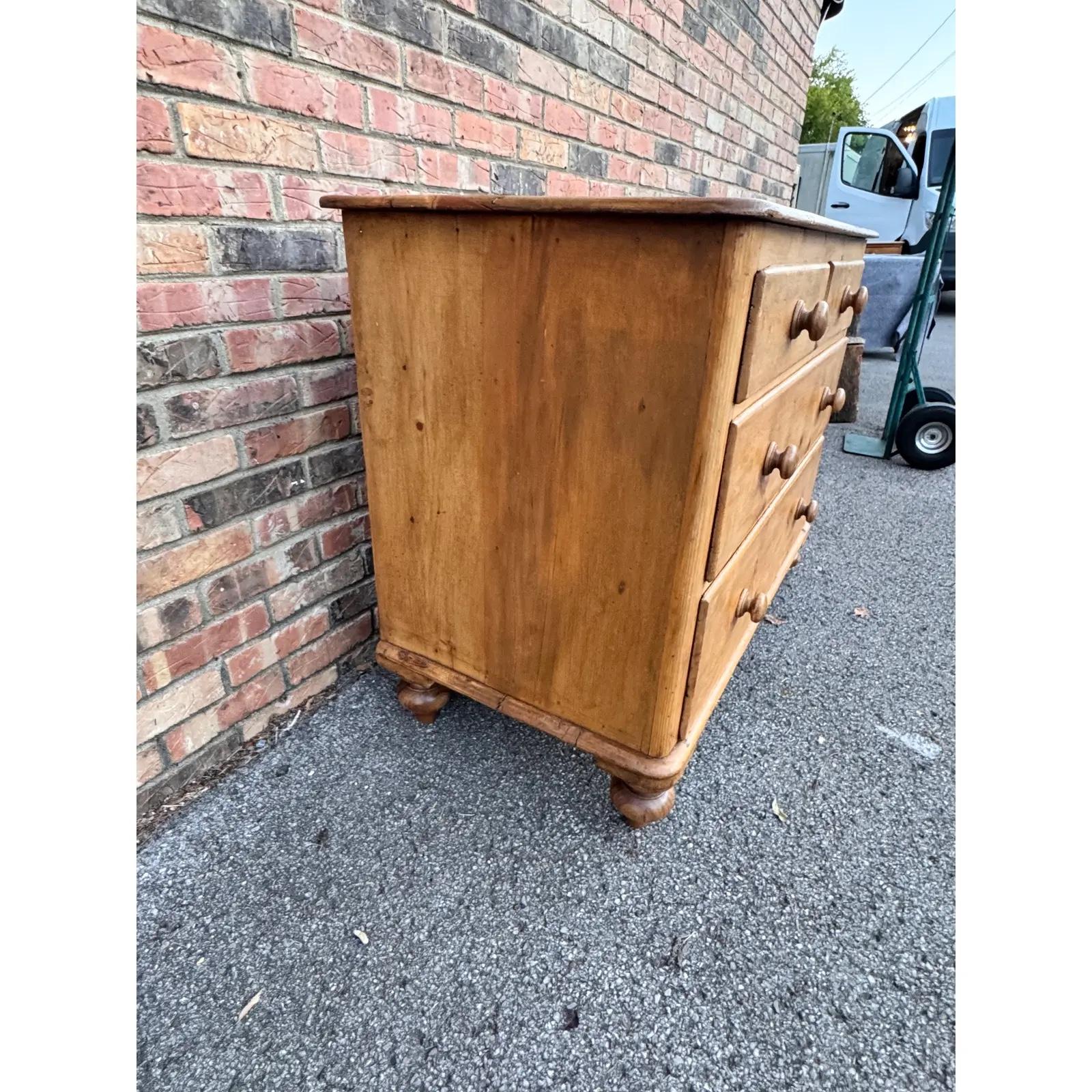 19th Century English Pine Chest of Drawers For Sale 3