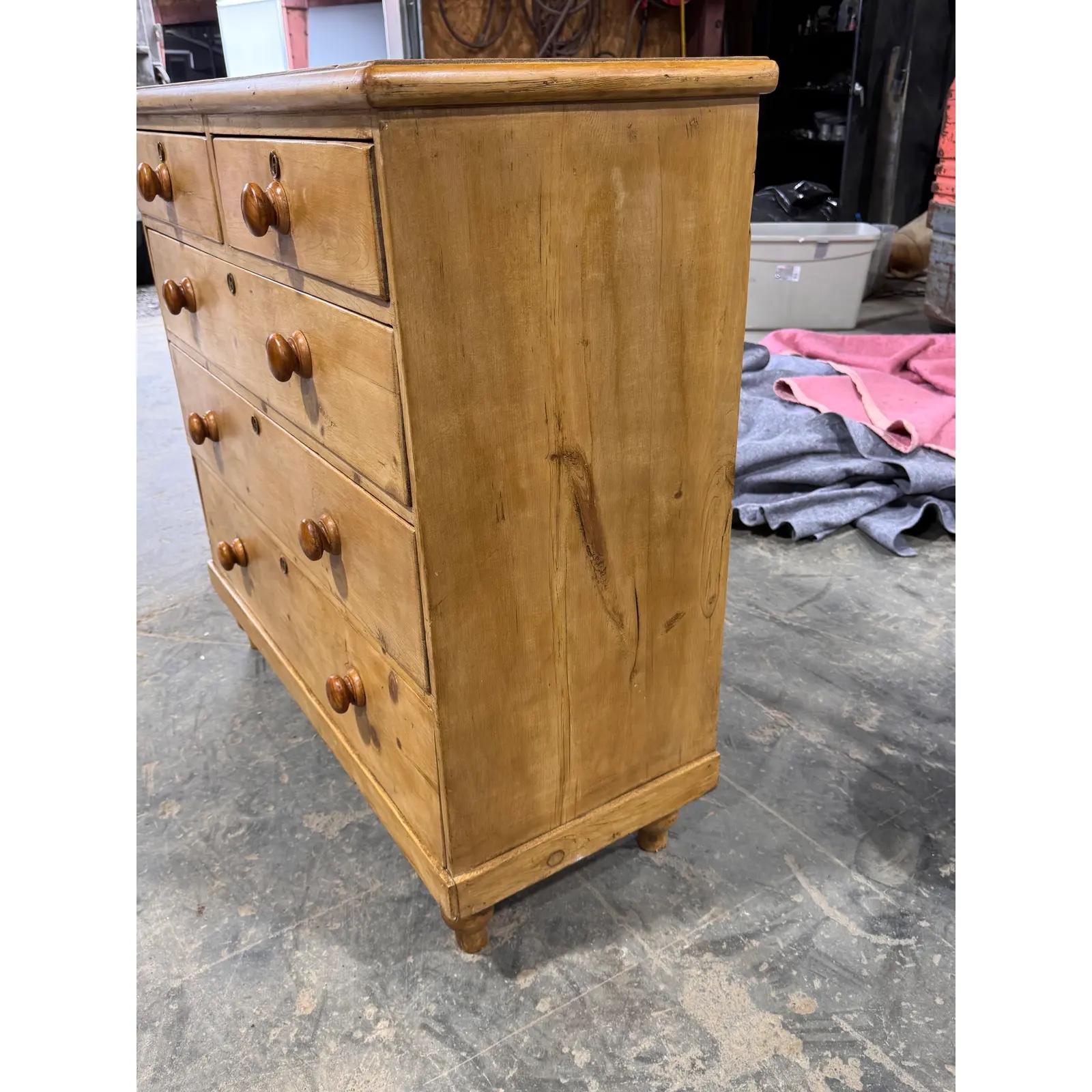 Englische Kiefernholzkommode aus dem 19. im Angebot 2