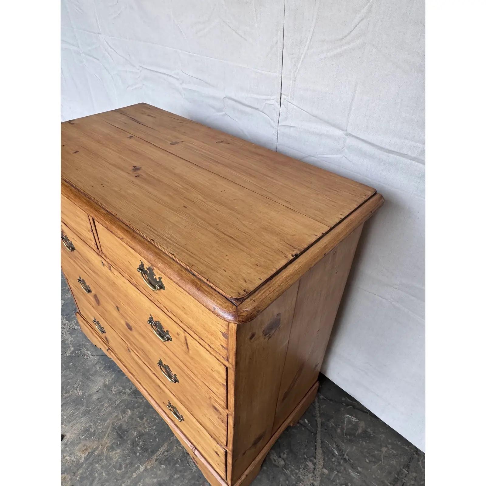19th Century English Pine Chest of Drawers For Sale 2
