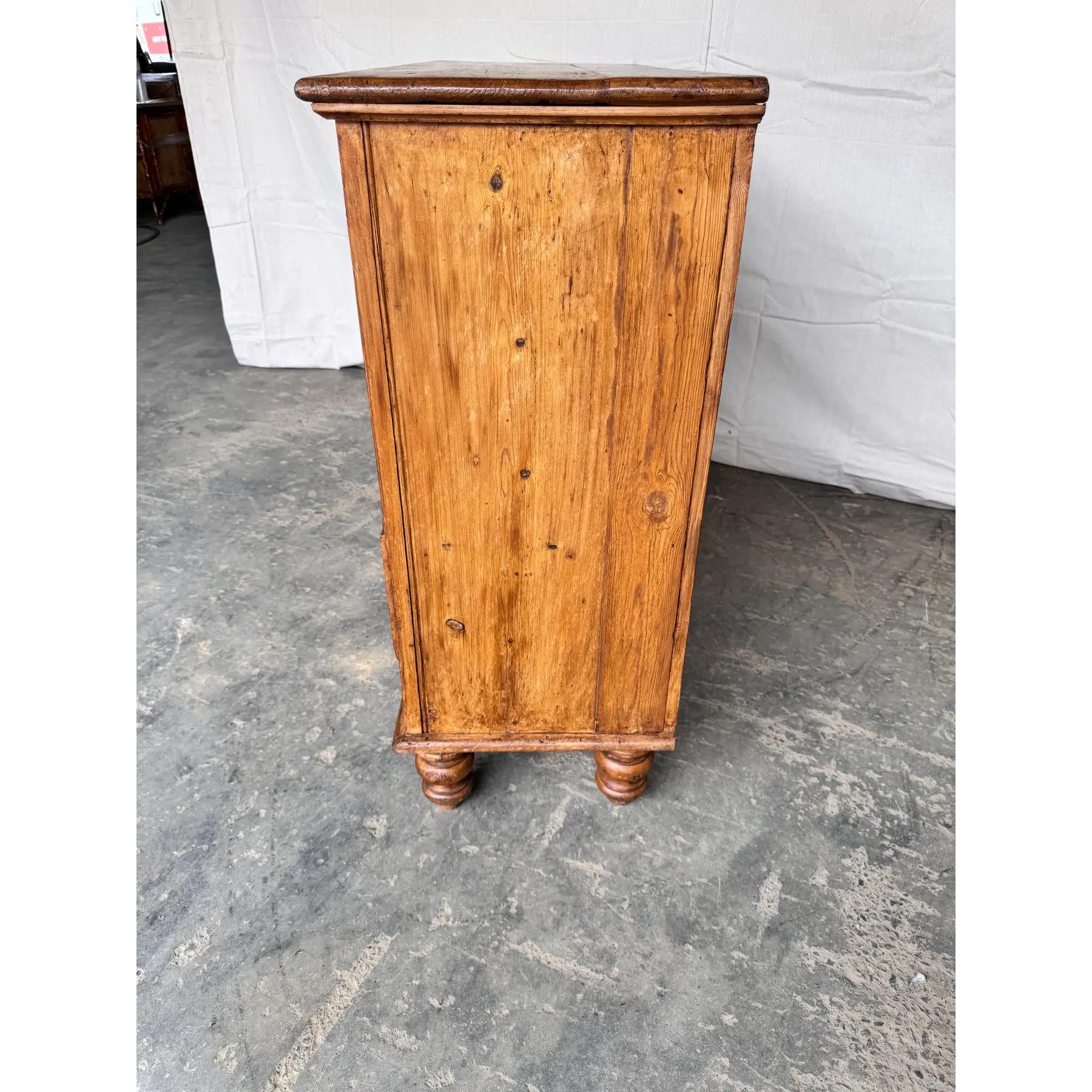19th Century English Pine Chest of Drawers For Sale 2