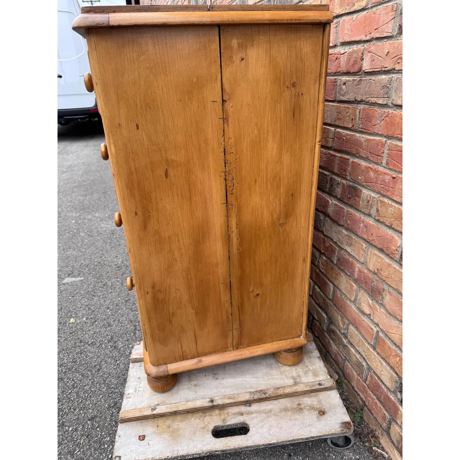 19th Century English Pine Chest of Drawers For Sale 2