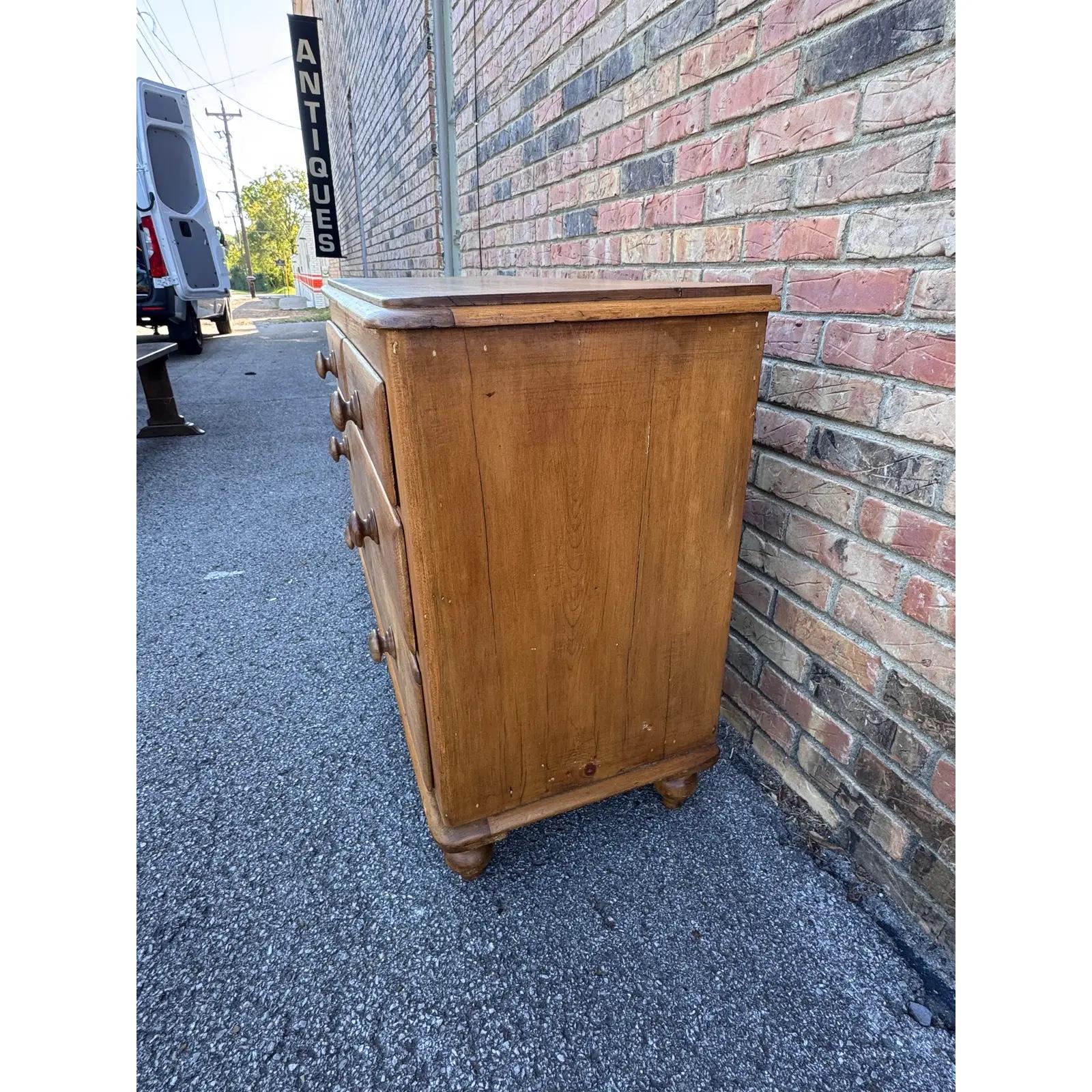 19th Century English Pine Chest of Drawers For Sale 3