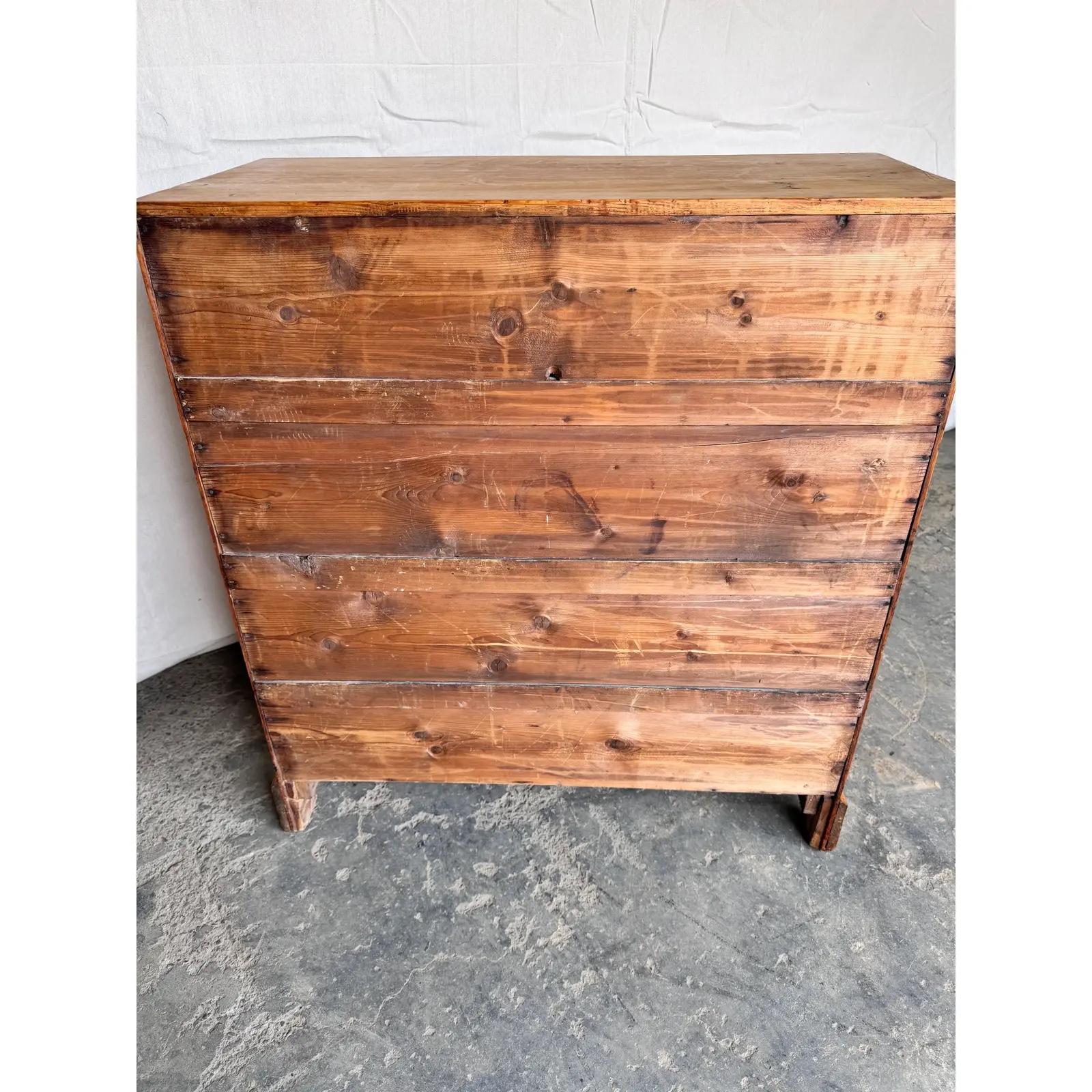 19th Century English Pine Chest of Drawers in vendita 2