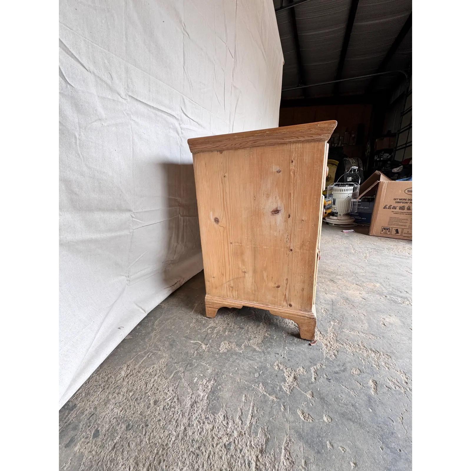 19th Century English Pine Chest of Drawers For Sale 3
