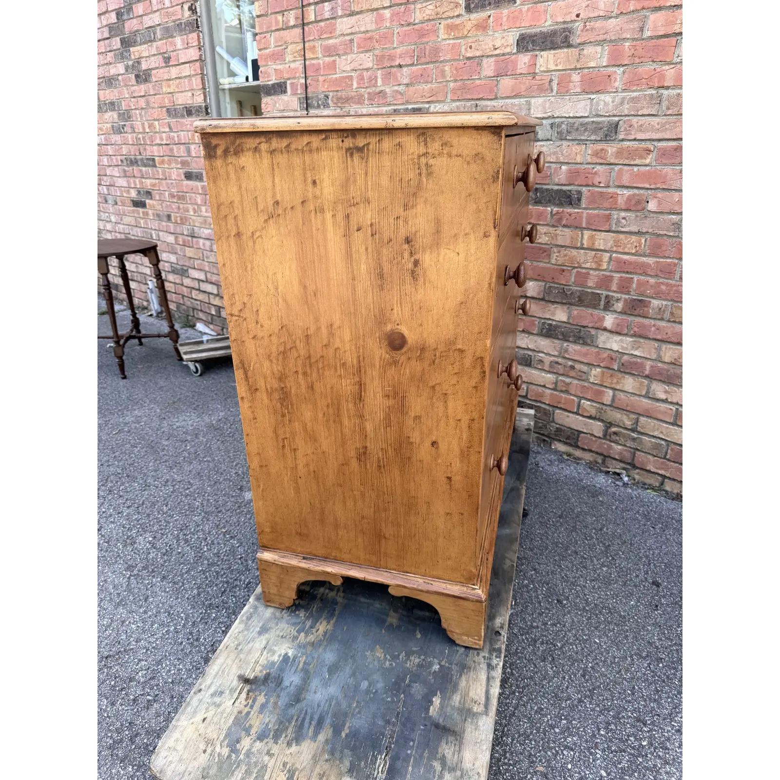 19th Century English Pine Chest of Drawers For Sale 3