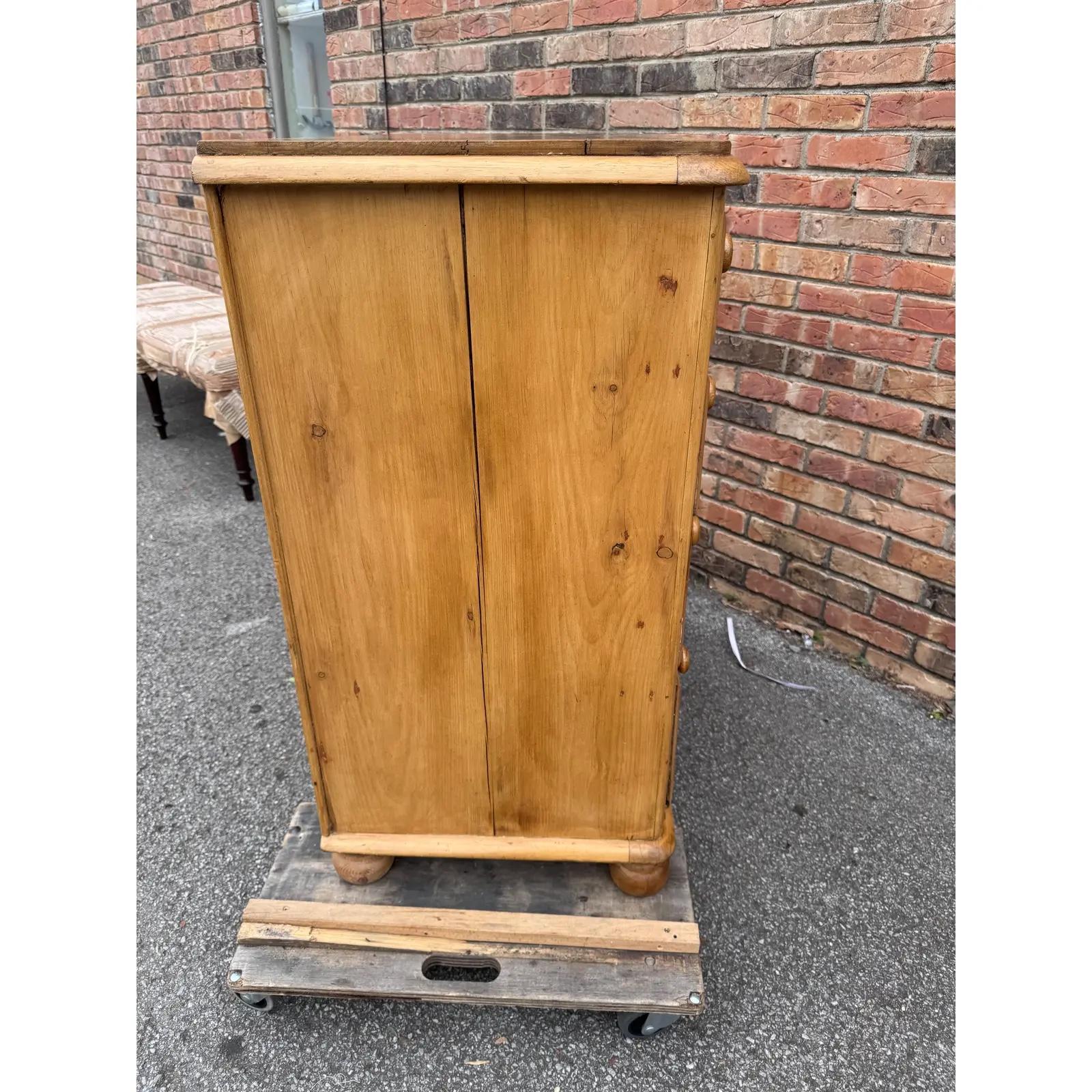 19th Century English Pine Chest of Drawers For Sale 3