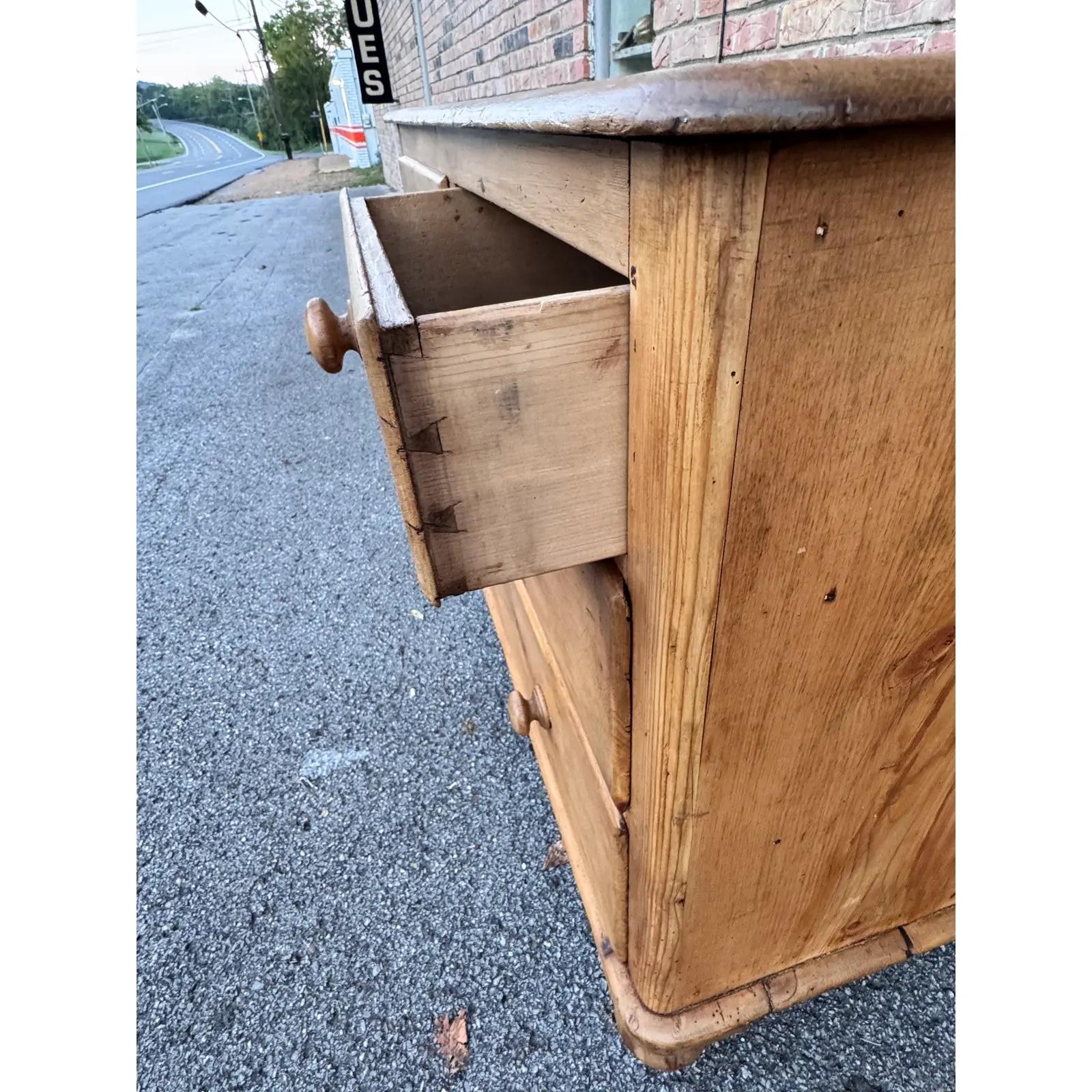 19th Century English Pine Chest of Drawers For Sale 5