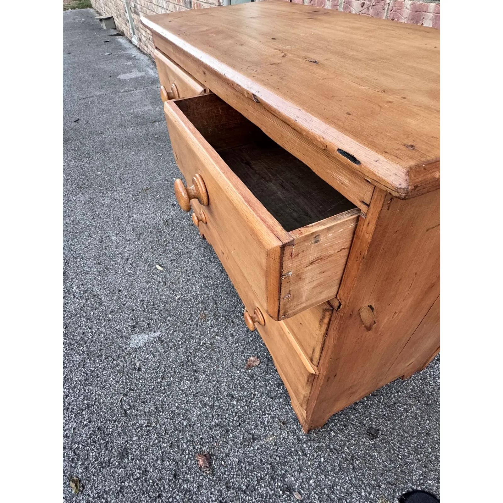 19th Century English Pine Chest of Drawers in vendita 2