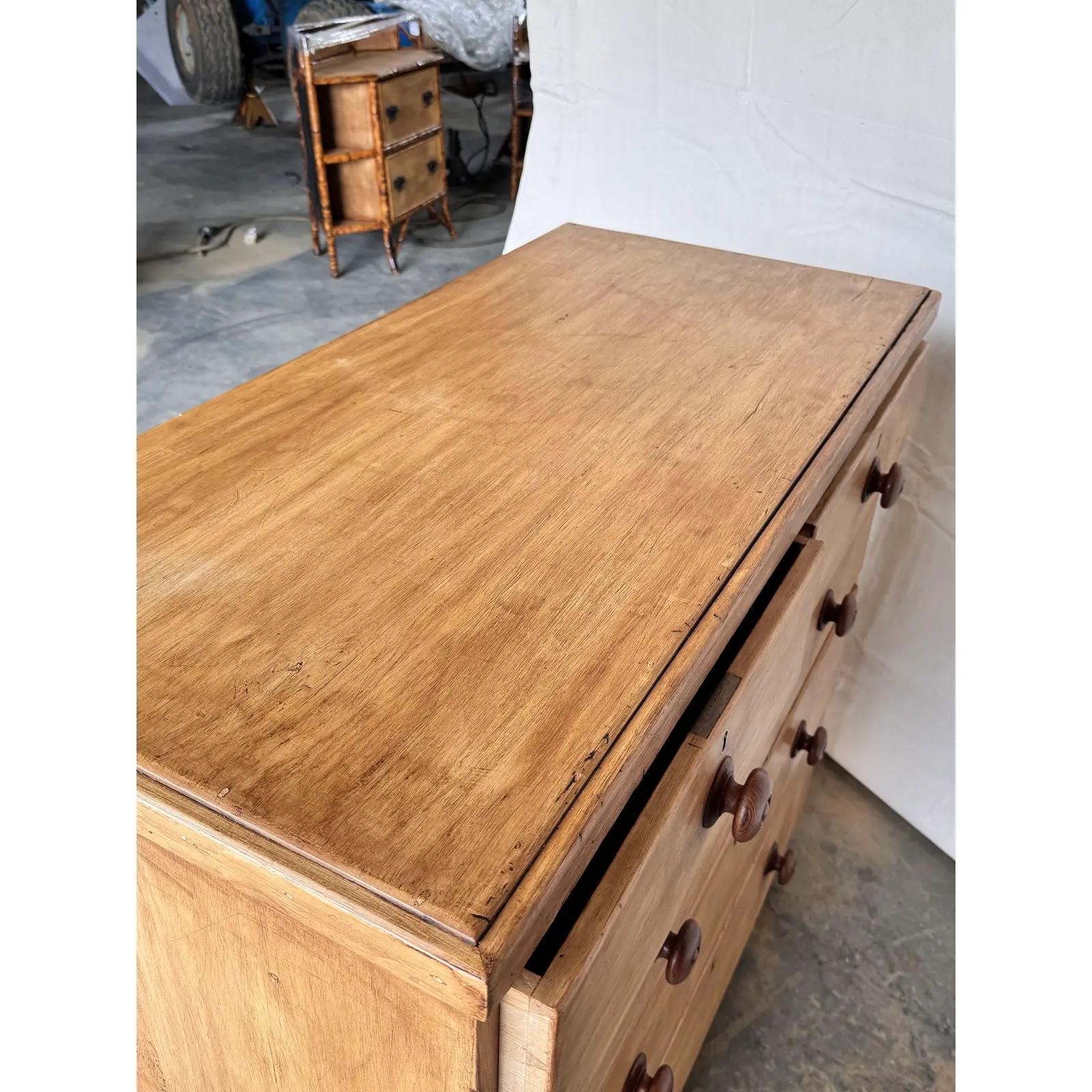 19th Century English Pine Chest of Drawers For Sale 4