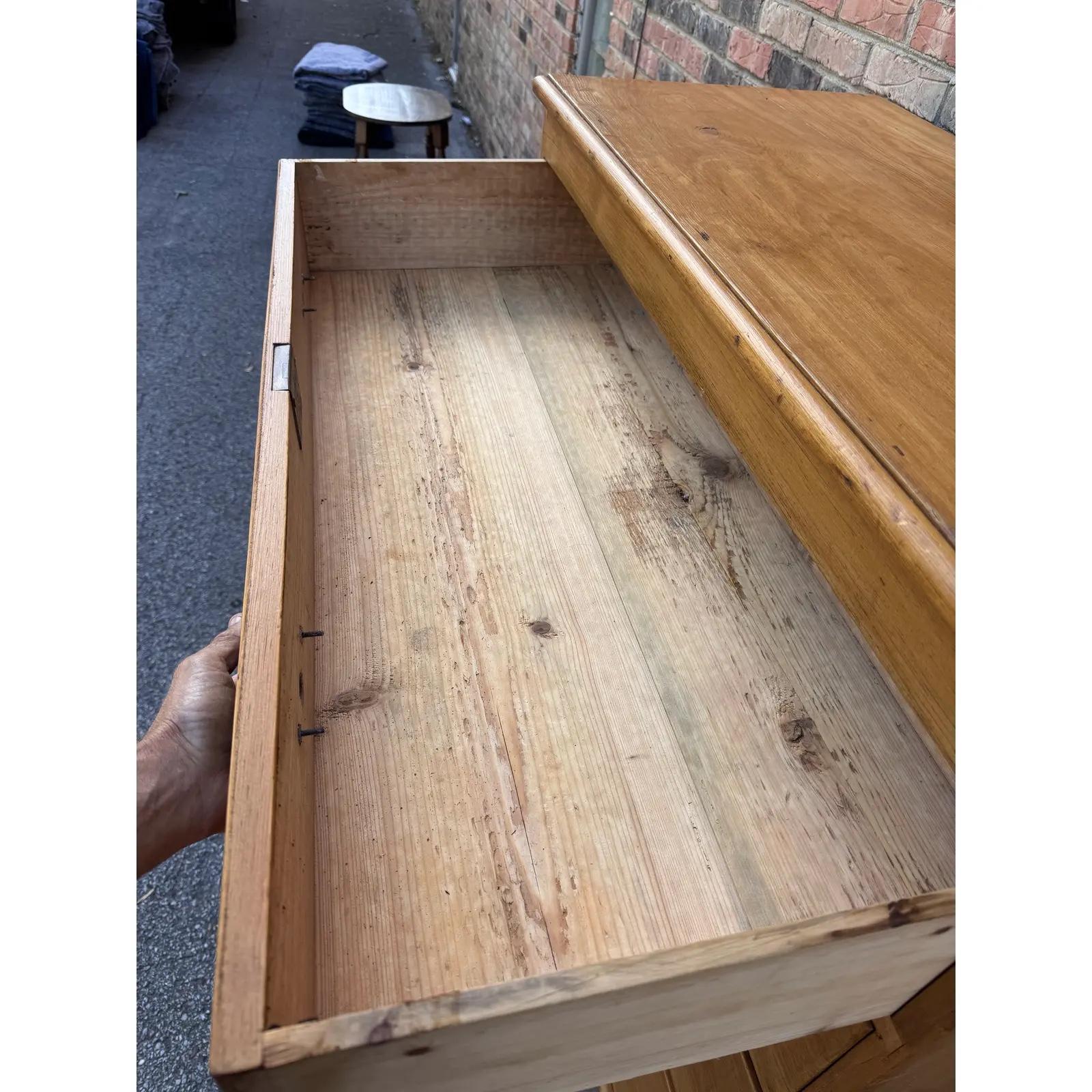 19th Century English Pine Chest of Drawers For Sale 4