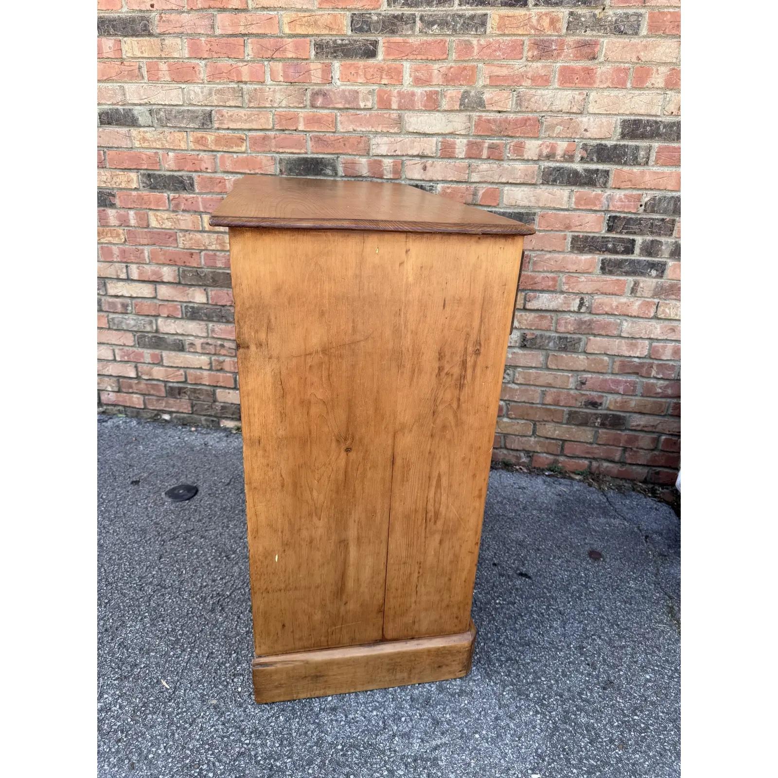 19th Century English Pine Chest of Drawers For Sale 4