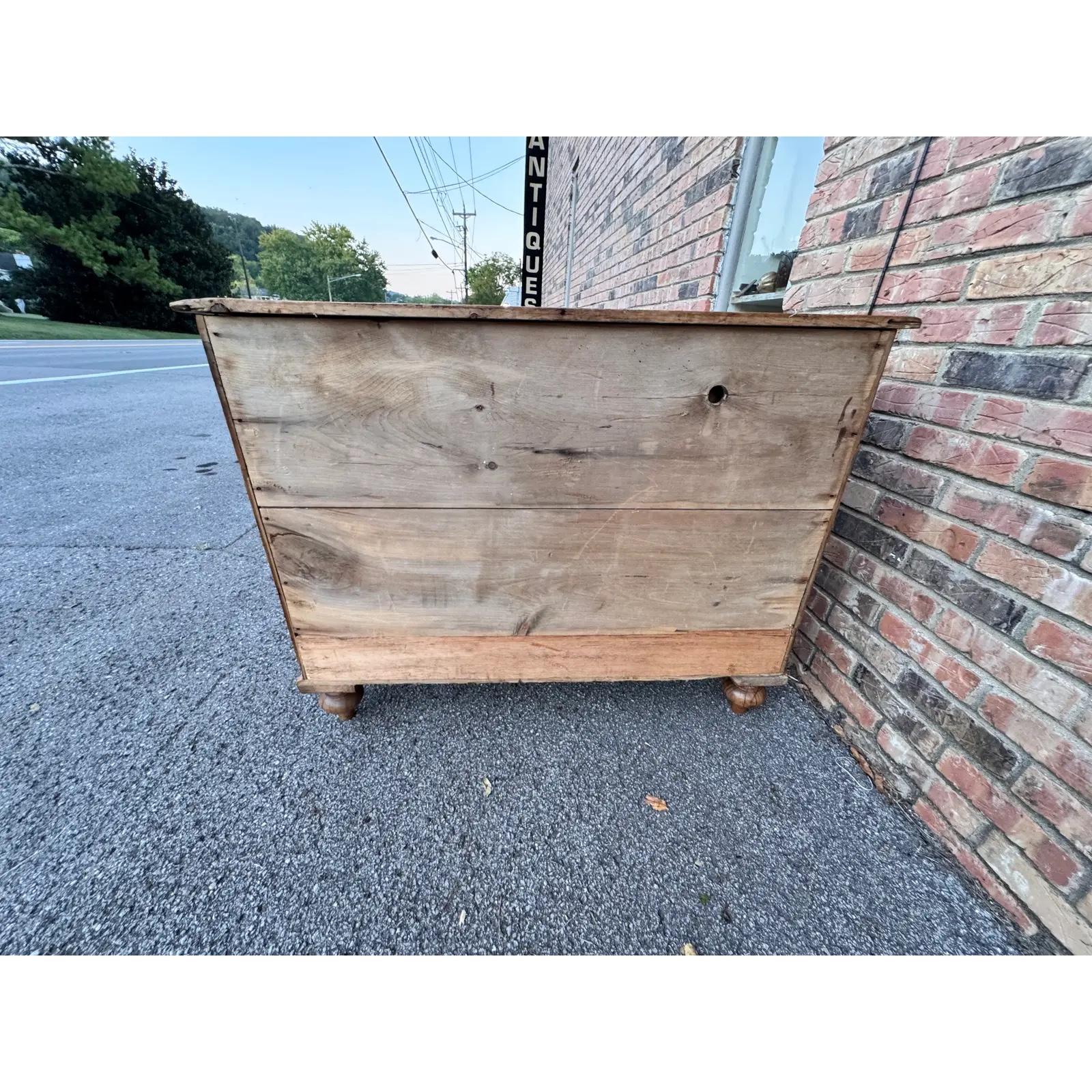 19th Century English Pine Chest of Drawers For Sale 6