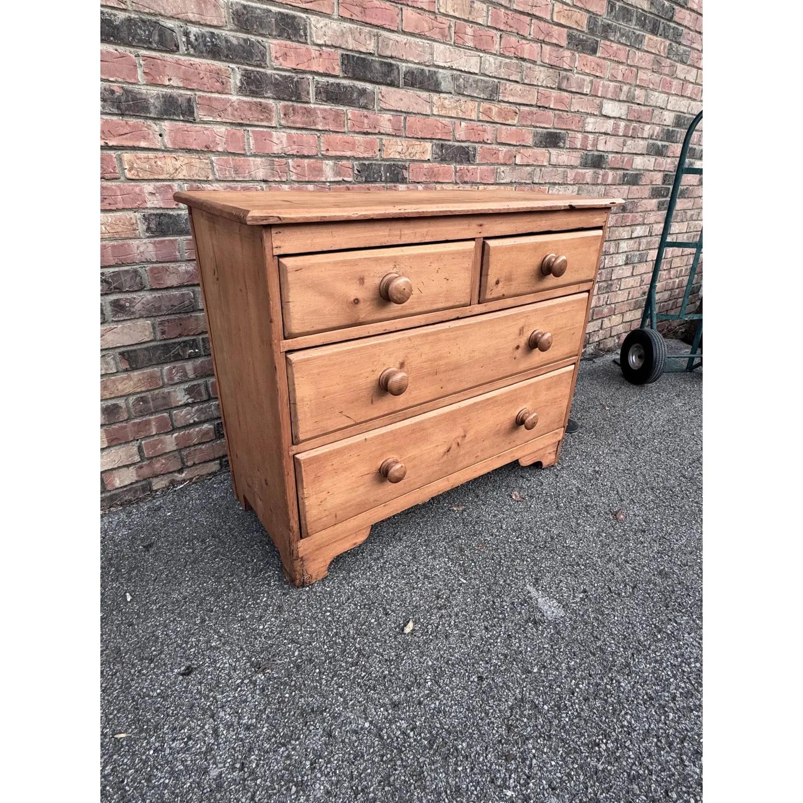 19th Century English Pine Chest of Drawers in vendita 3