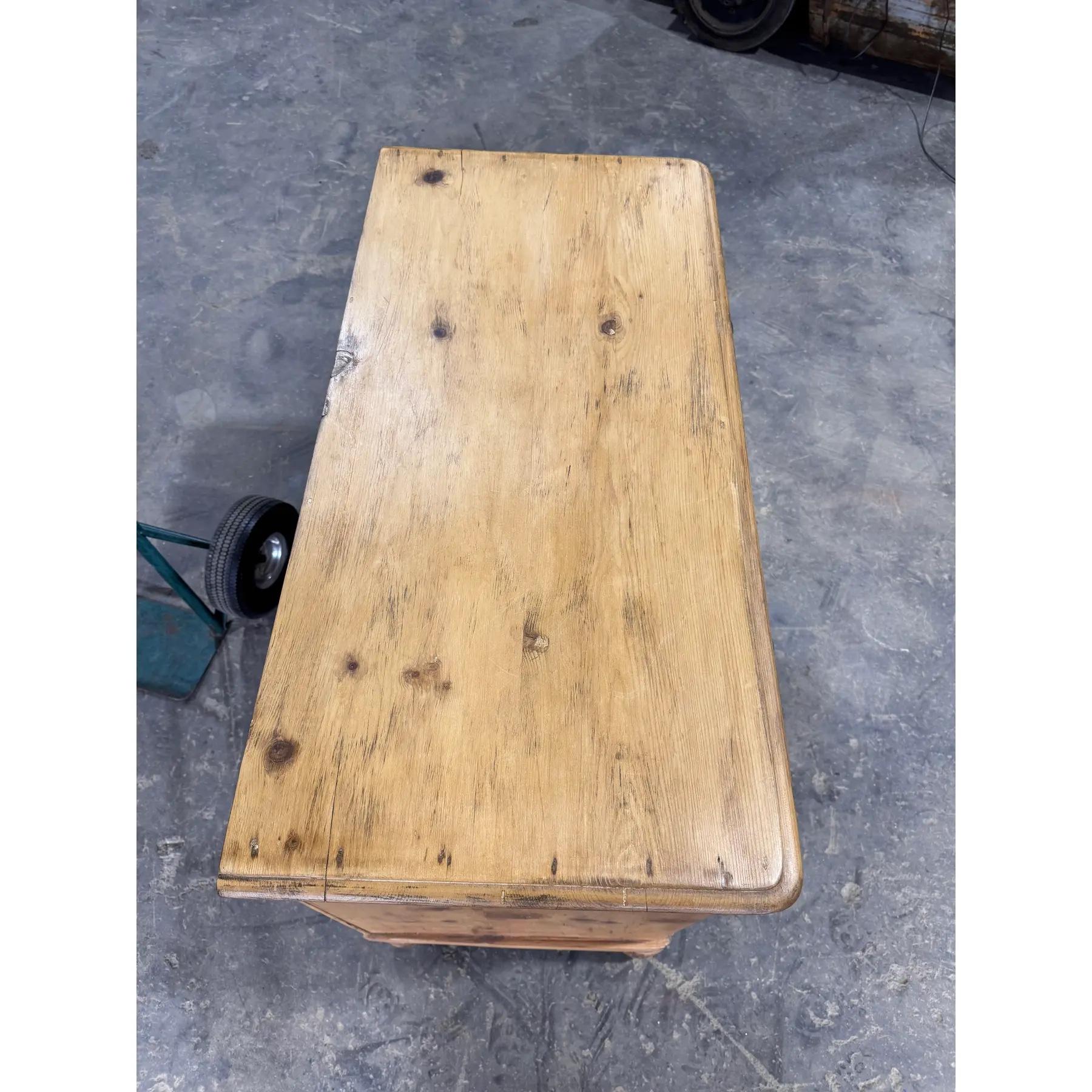 Cassettiera in pino inglese del XIX secolo in vendita 4