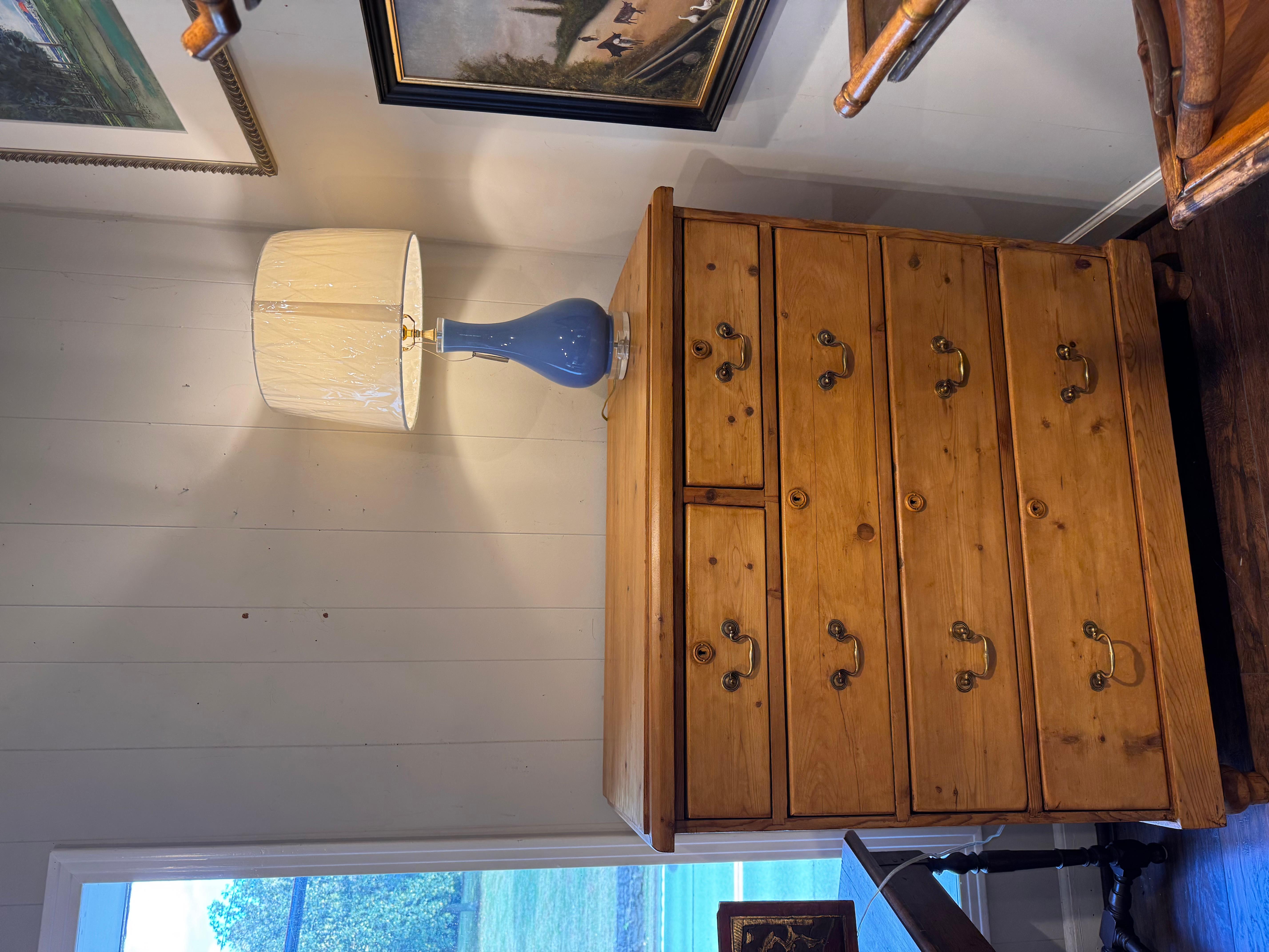 Cassettiera in pino inglese del XIX secolo in vendita 3