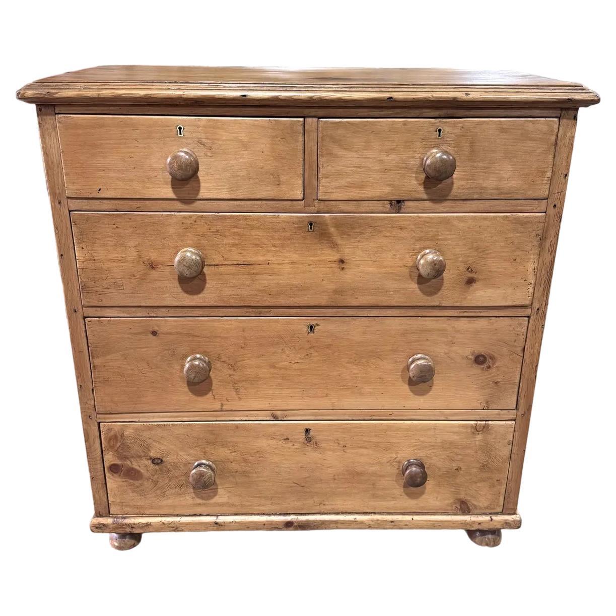 Englische Kiefernholzkommode aus dem 19.