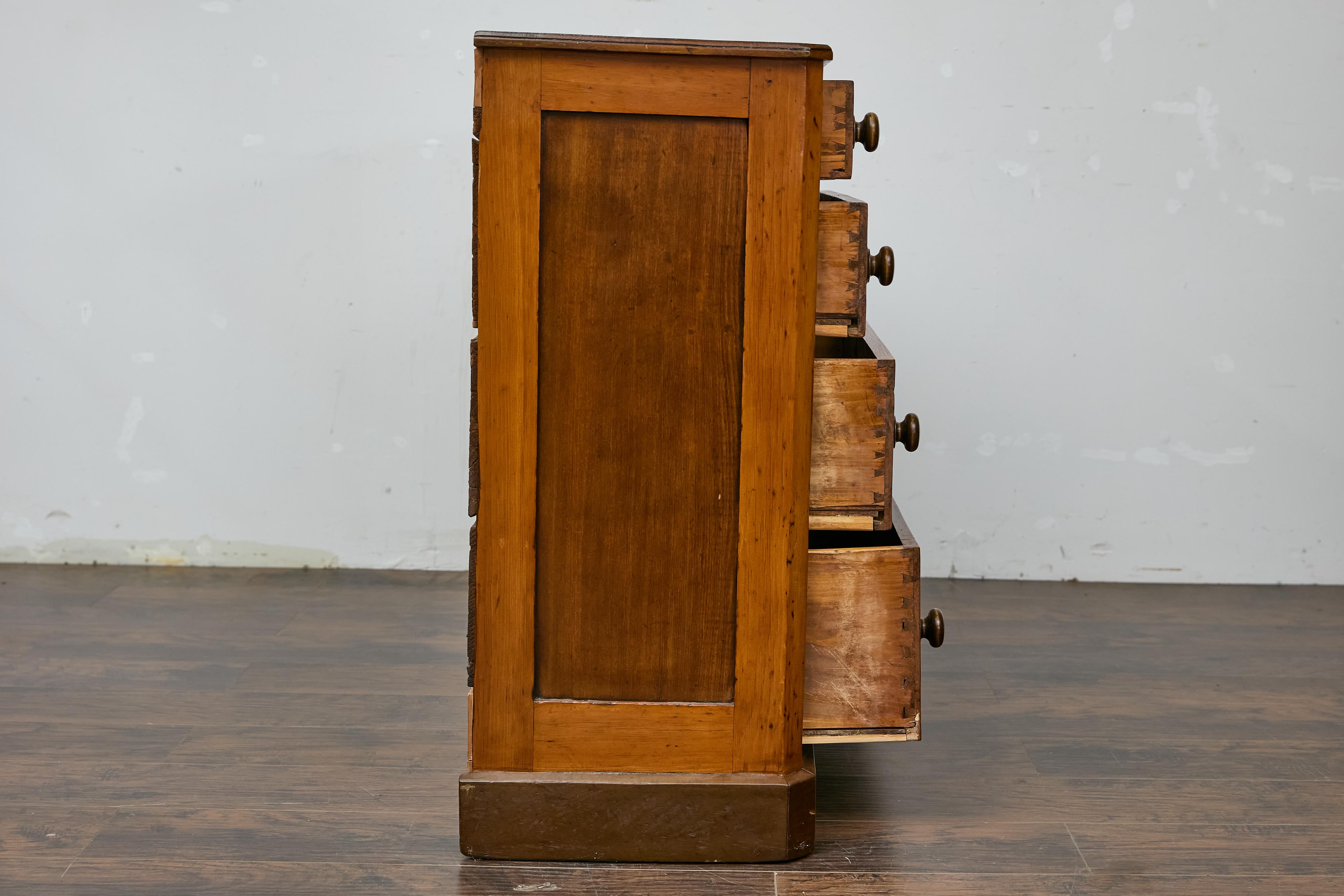 Coffre en pin anglais du 19ème siècle avec quatre tiroirs, pièce de rangement ancienne rustique en vente 4