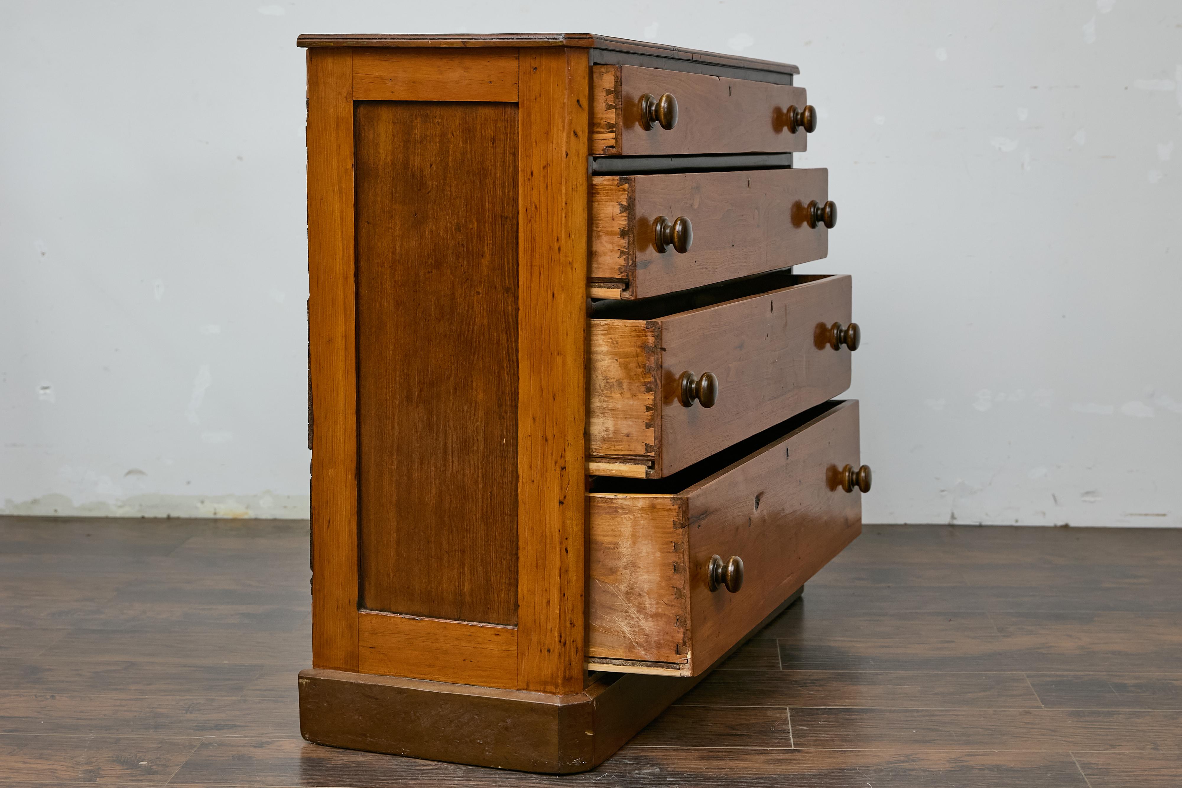 Coffre en pin anglais du 19ème siècle avec quatre tiroirs, pièce de rangement ancienne rustique en vente 5
