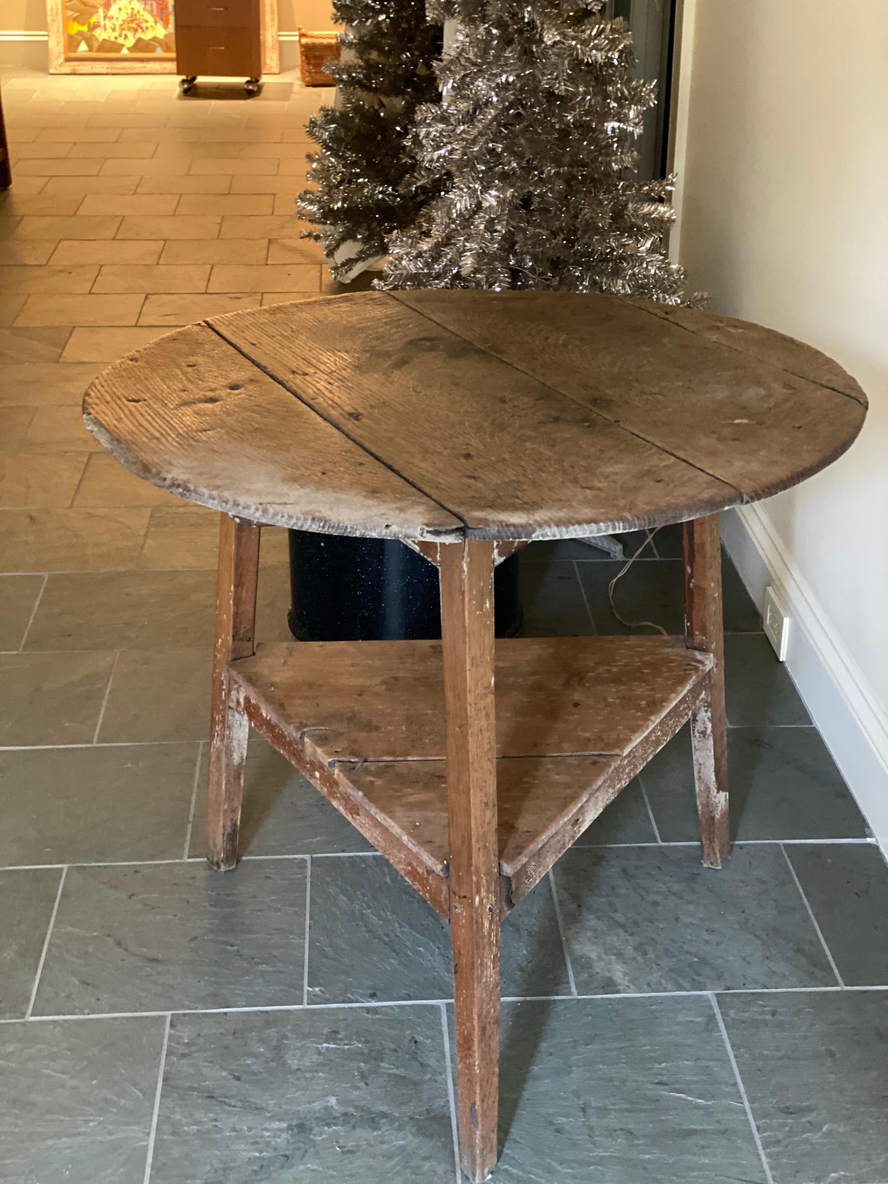 19th century English pine cricket table
Great aged overall patina

Measures: 30 3/8