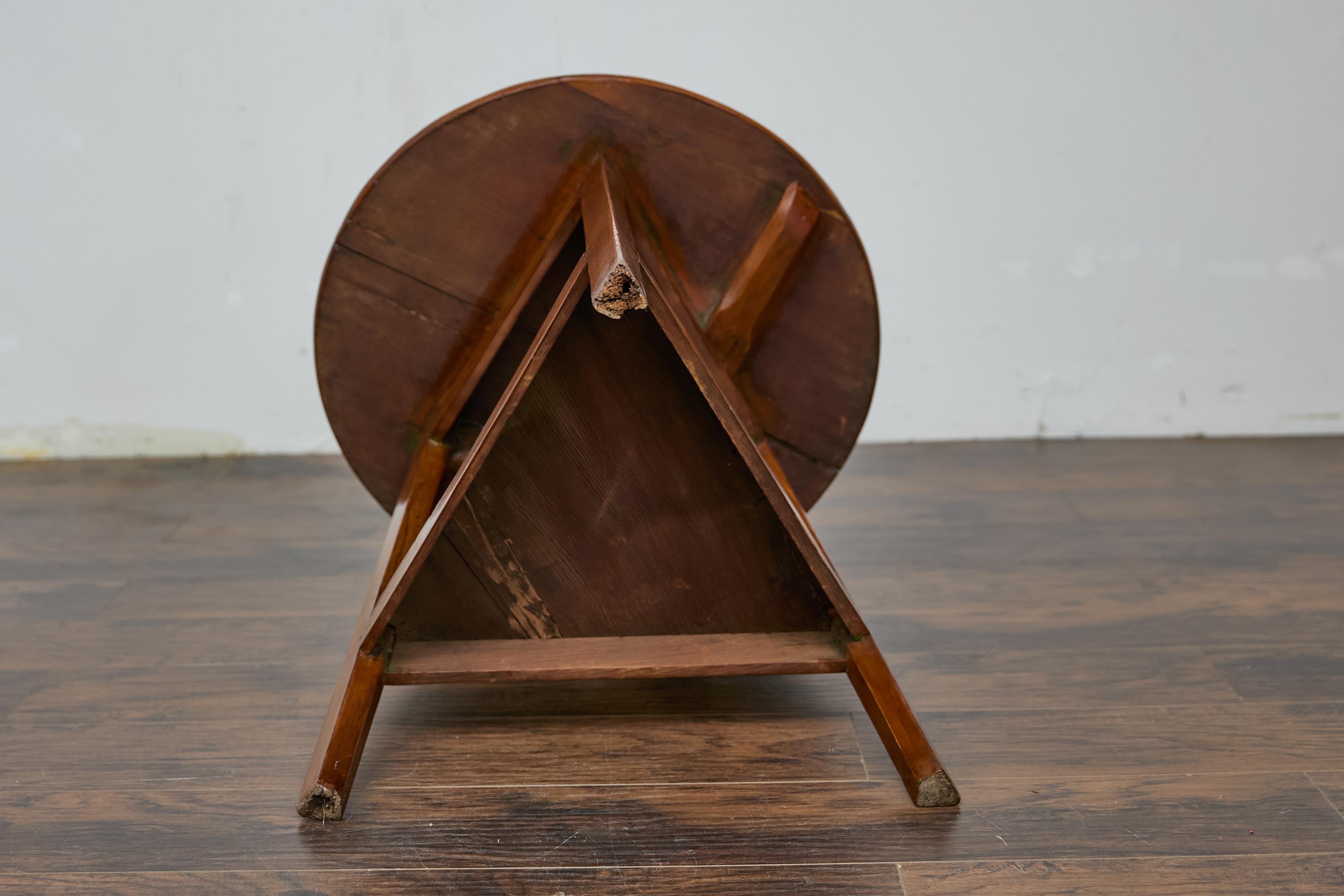 Pin Table de criquet anglaise du 19ème siècle avec plateau circulaire et base tripode en vente