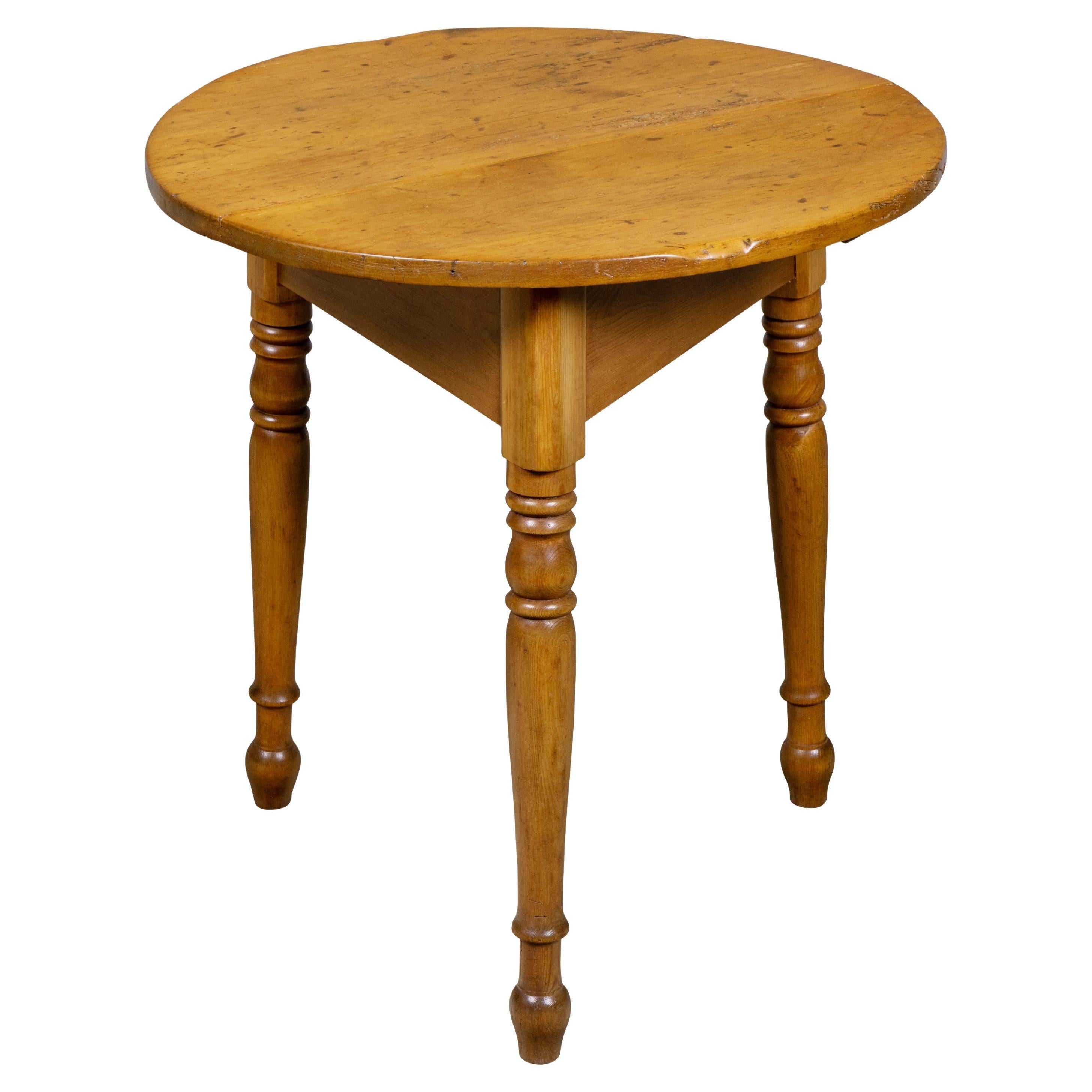 19th Century English Pine Cricket Table with Round Top and Turned Legs For Sale