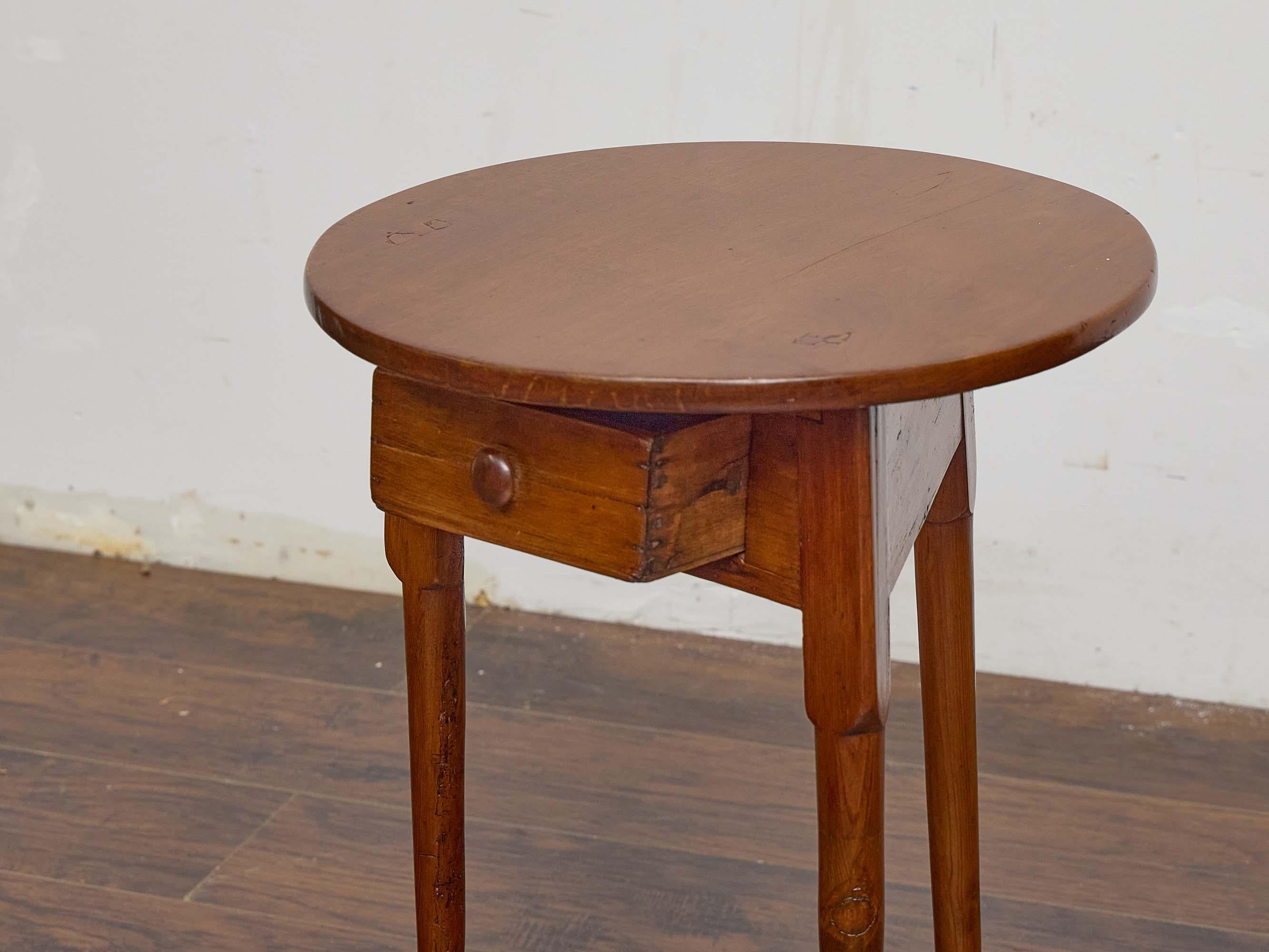 19th Century English Pine Cricket Table with Single Drawer and Pad Feet For Sale 3