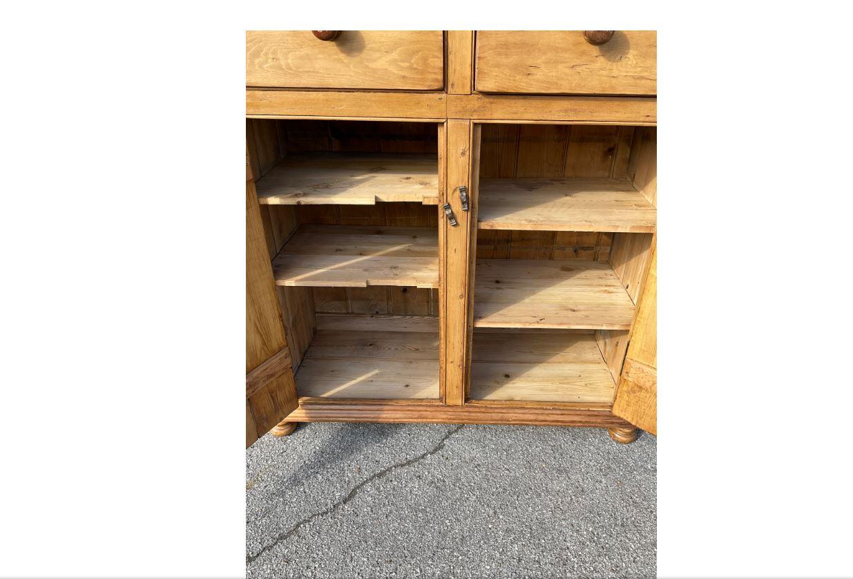 19th Century English Pine Cupboard In Good Condition For Sale In Nashville, TN