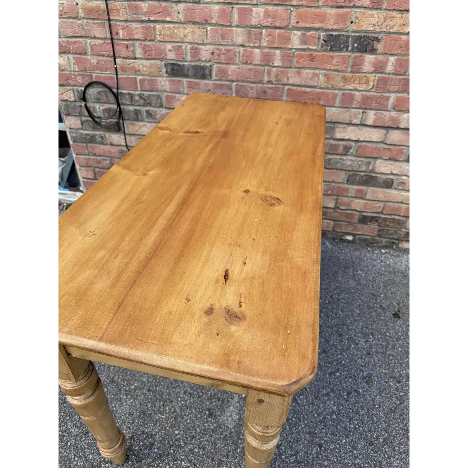 Bois Bureau/table de chevet en pin anglais du 19e siècle en vente