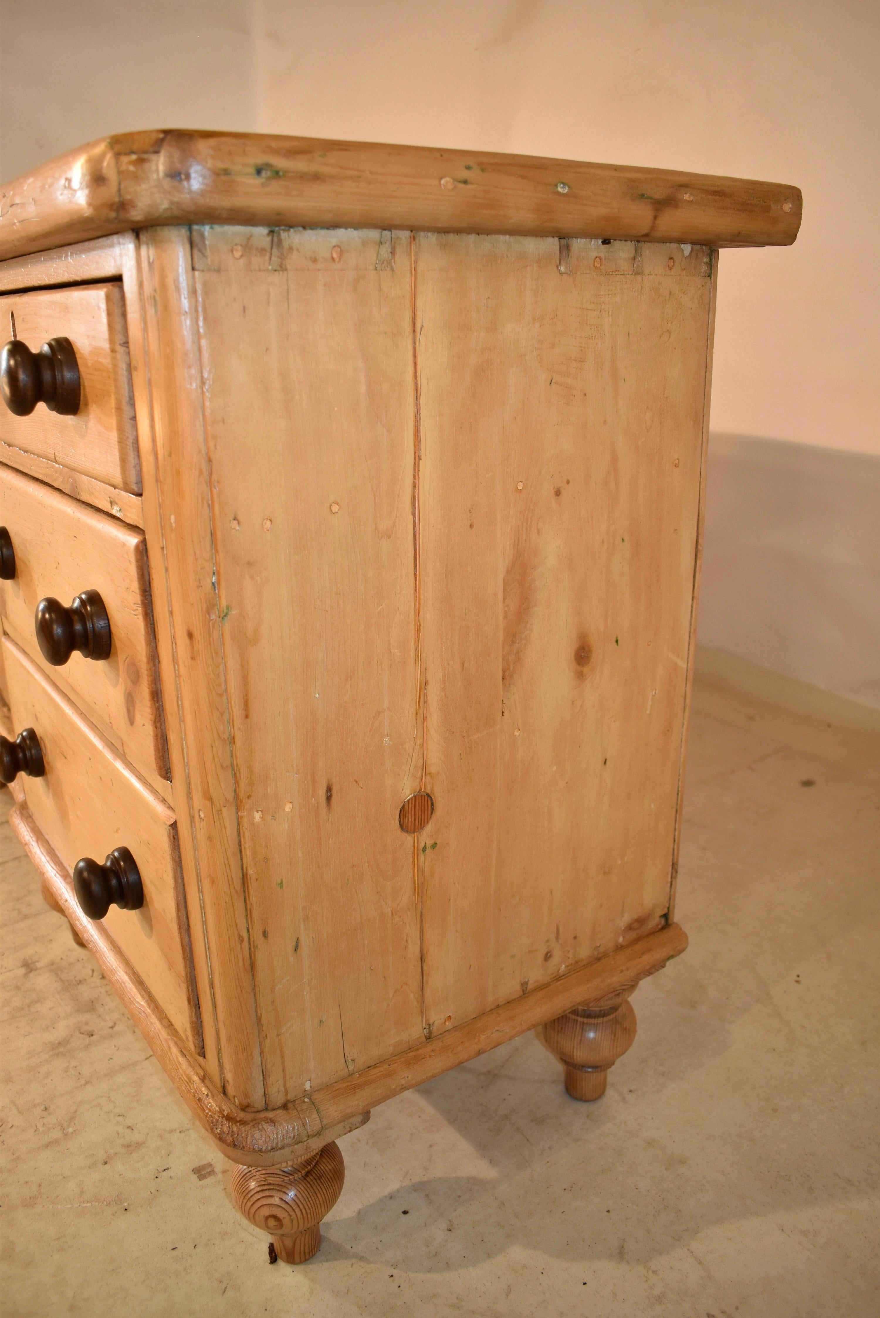 19th Century English Pine Dresser Base For Sale 6
