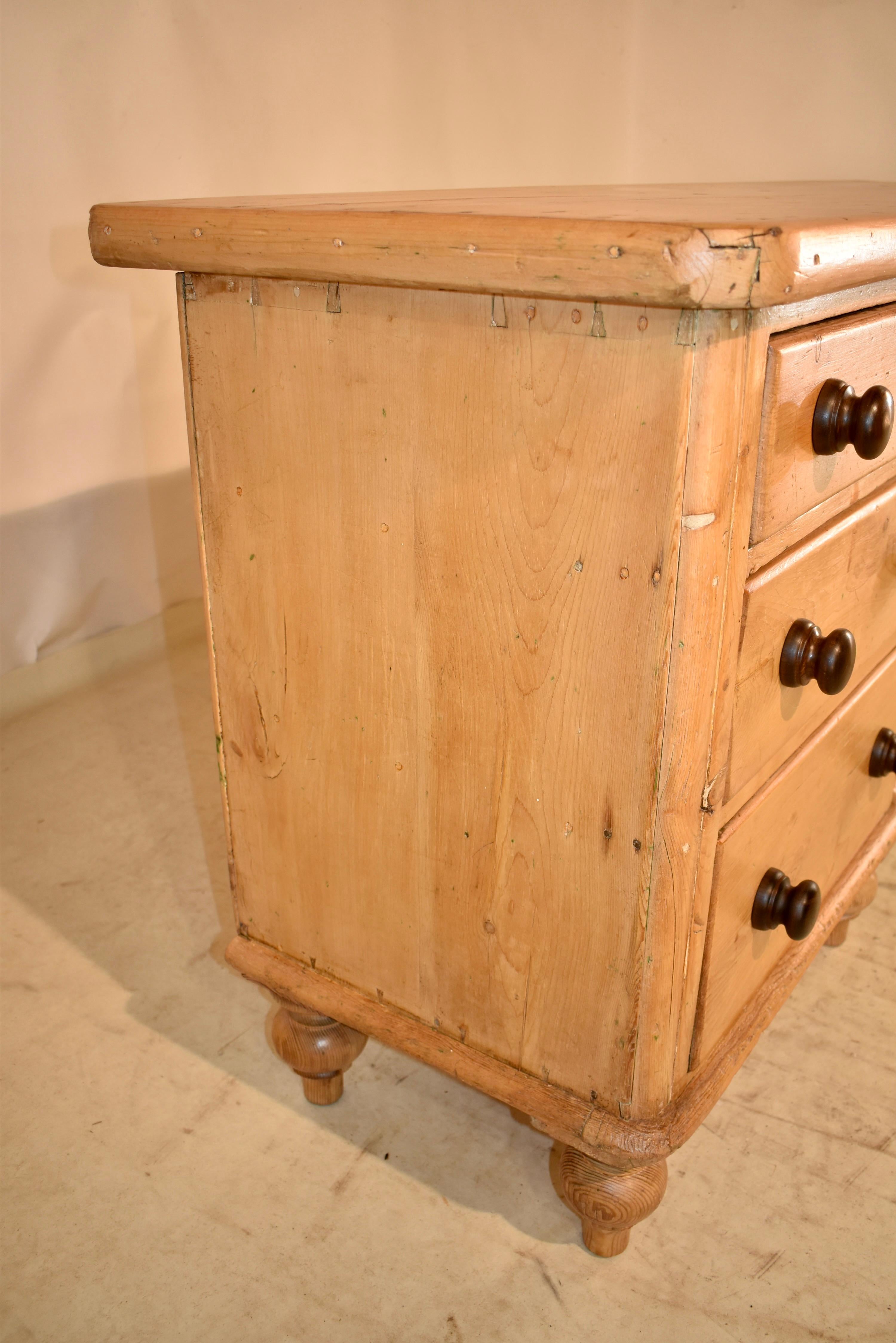 19th Century English Pine Dresser Base For Sale 7
