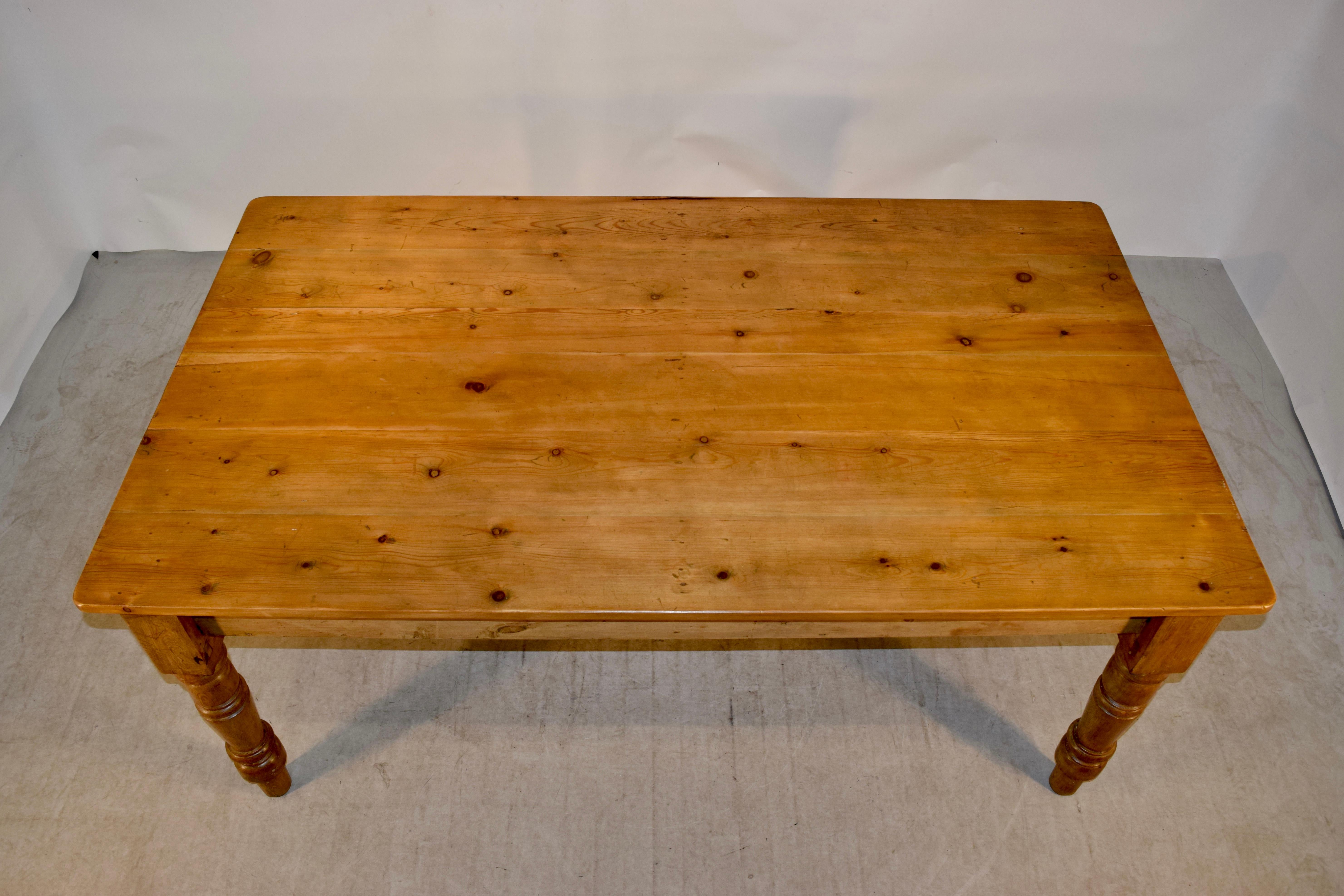 19th Century English Pine Farm Table im Zustand „Gut“ in High Point, NC