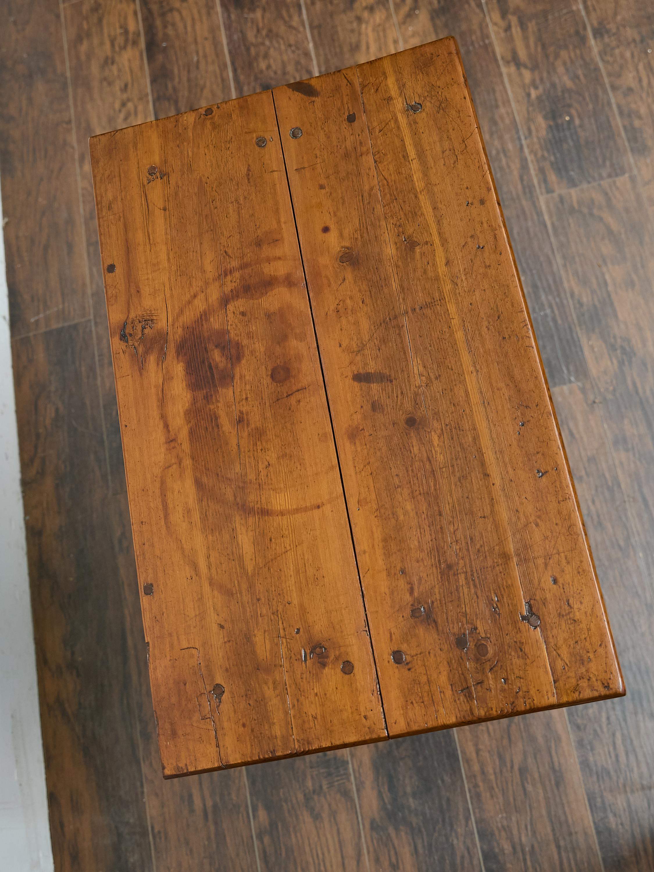 19th Century English Pine Side Table with Two Drawers and Patina For Sale 7