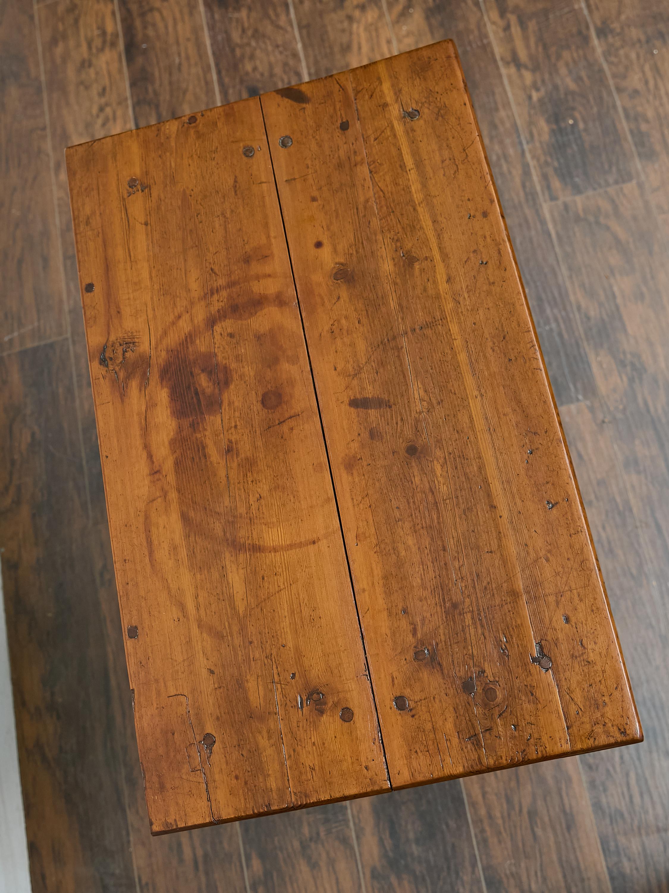 19th Century English Pine Side Table with Two Drawers and Patina For Sale 8
