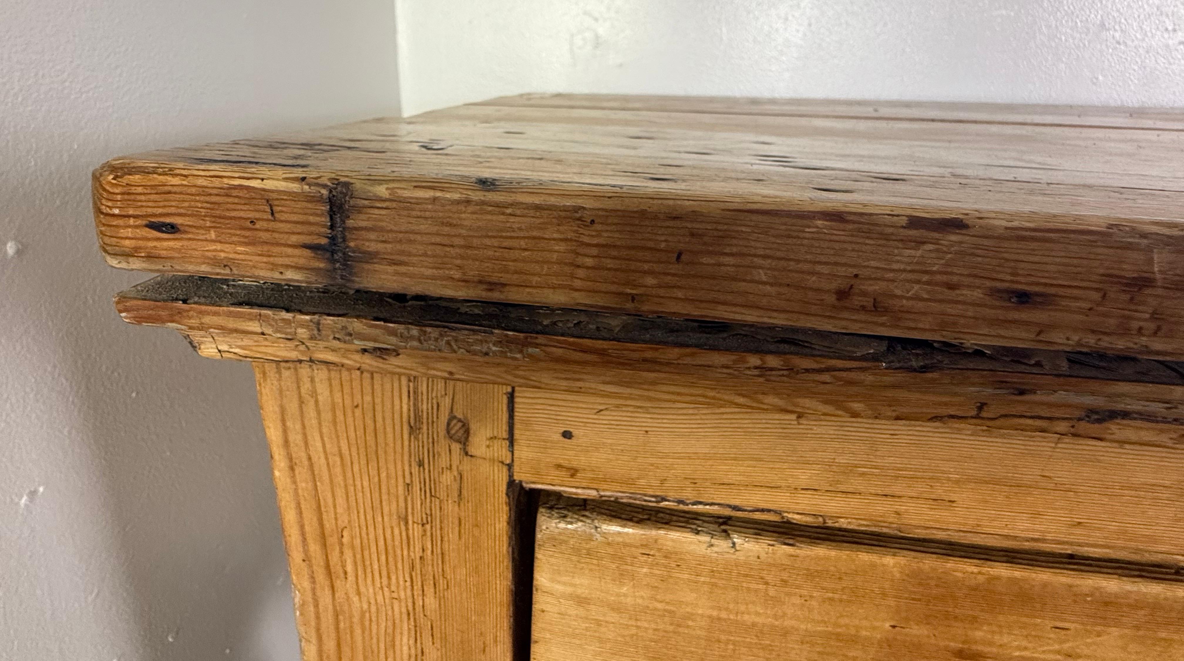 19th-century English Pine Sideboard For Sale 6