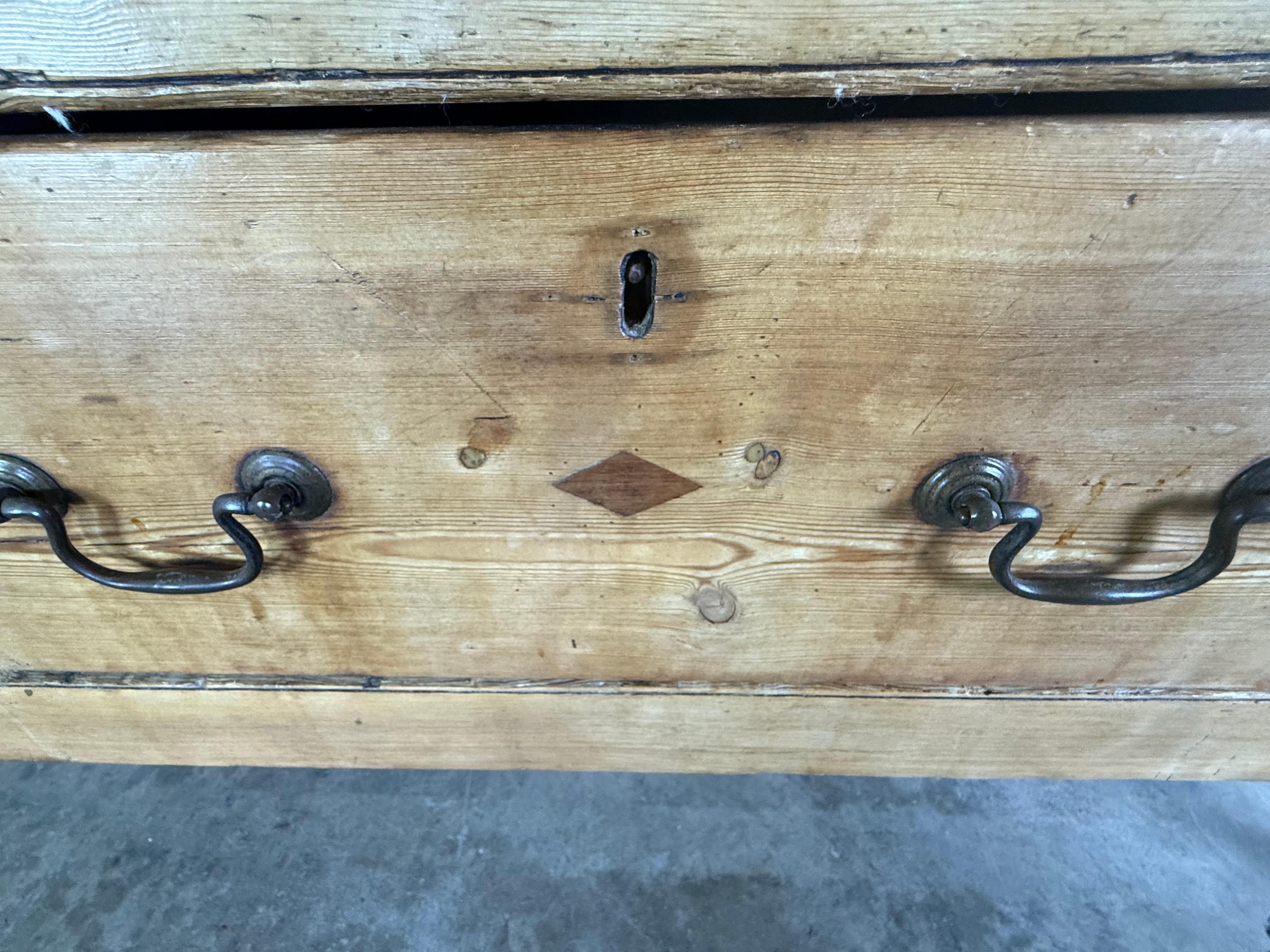 19th-century English Pine Sideboard For Sale 7