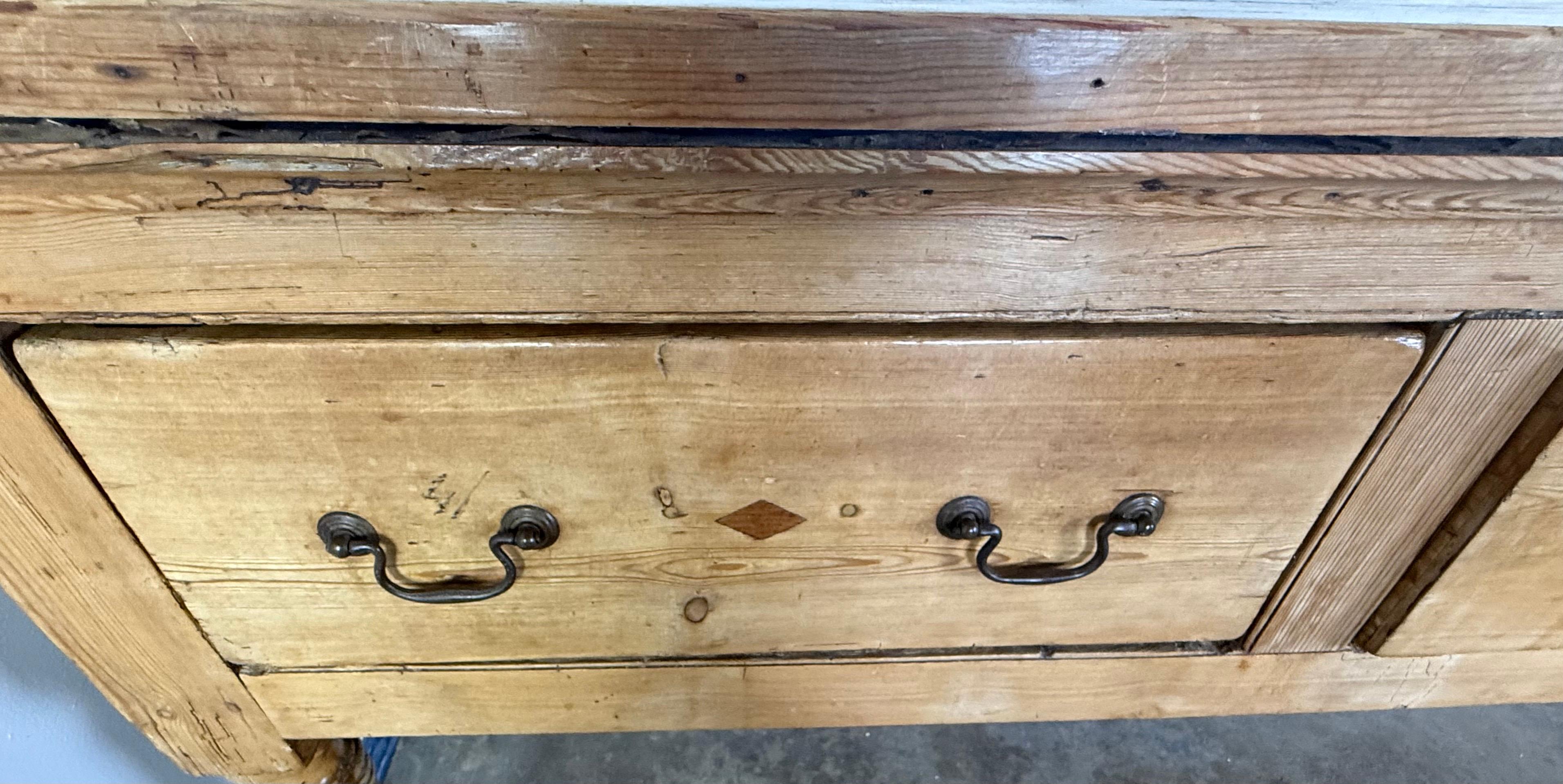 19th-century English Pine Sideboard For Sale 10
